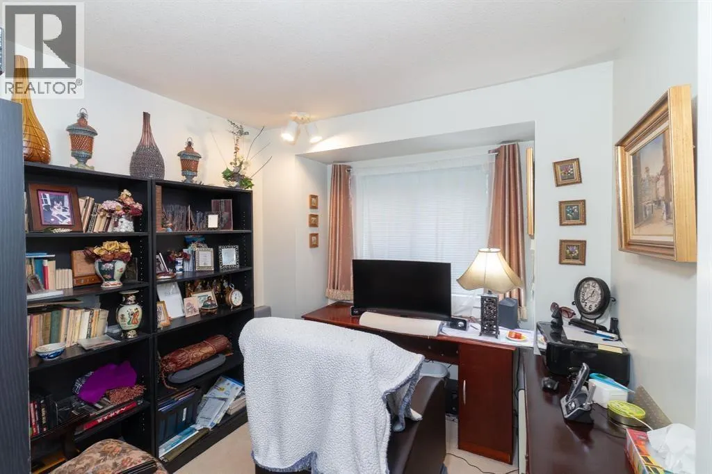 100 E KENSINGTON ROAD