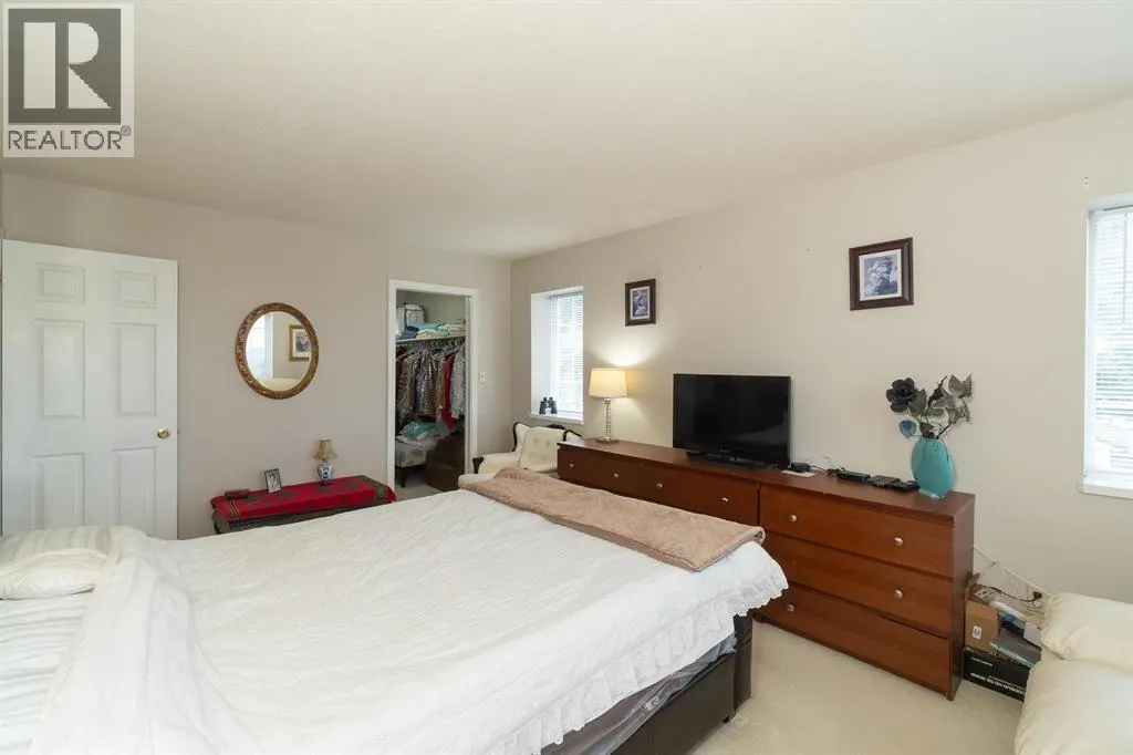 100 E KENSINGTON ROAD