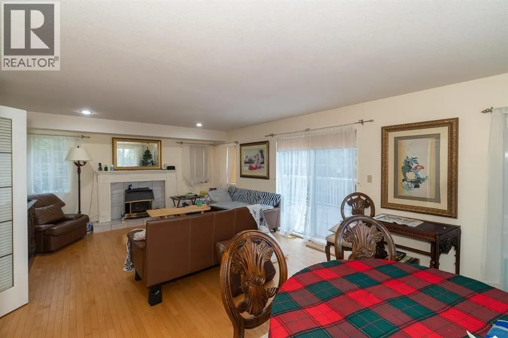 100 E KENSINGTON ROAD