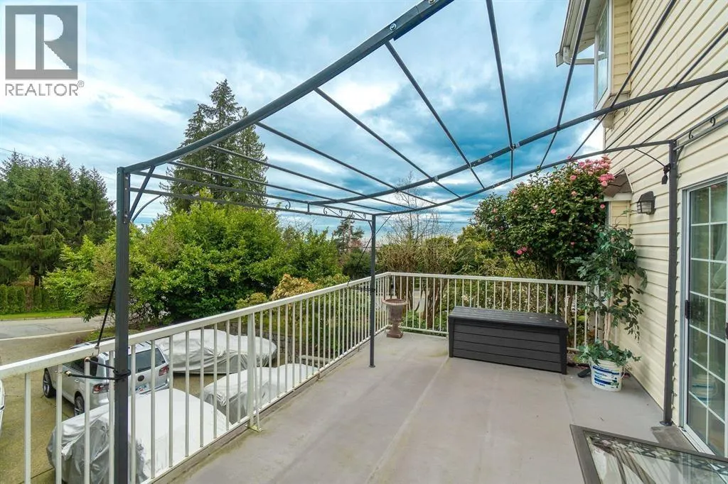 100 E KENSINGTON ROAD