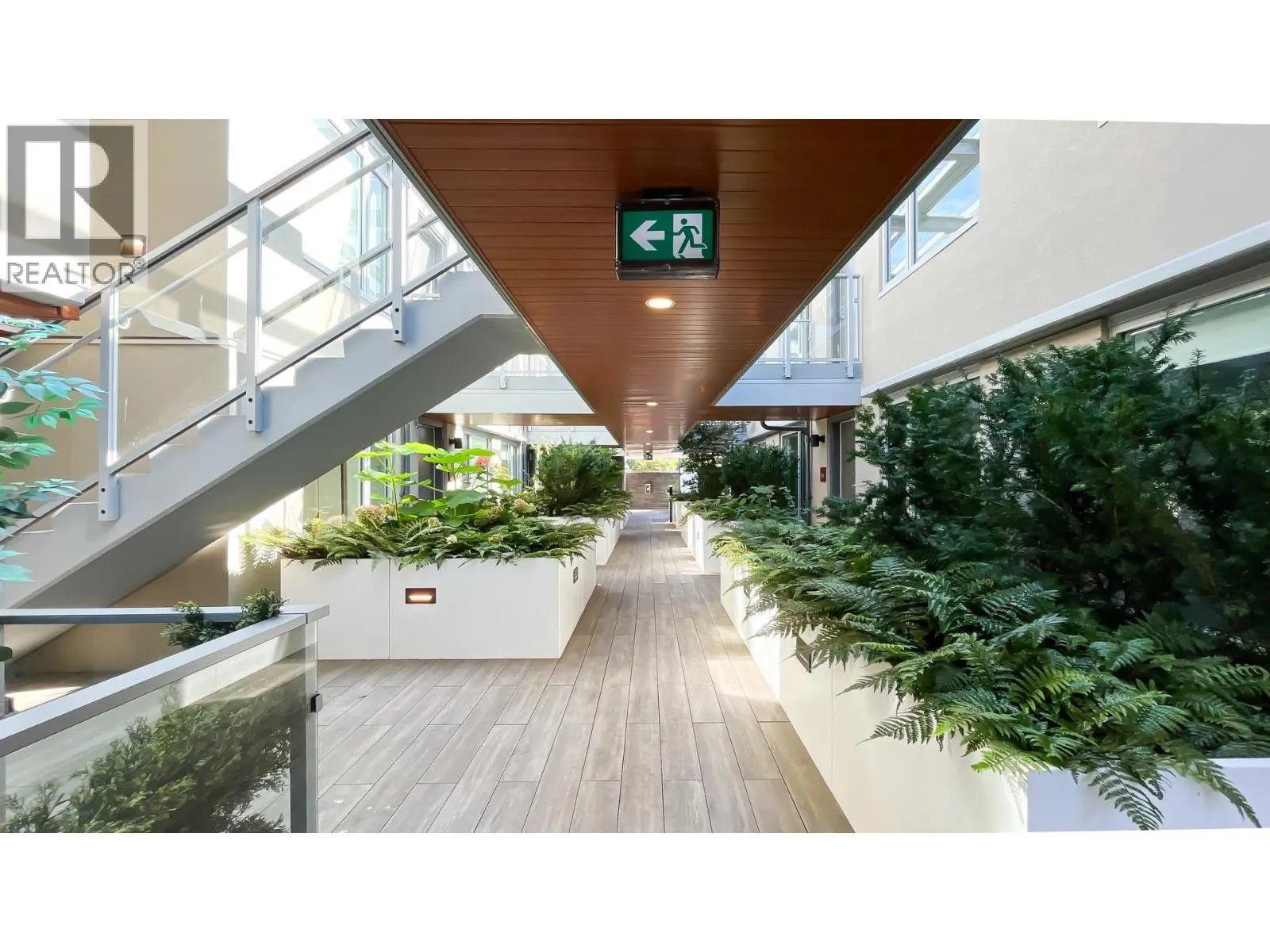 205 1331 MARINE DRIVE