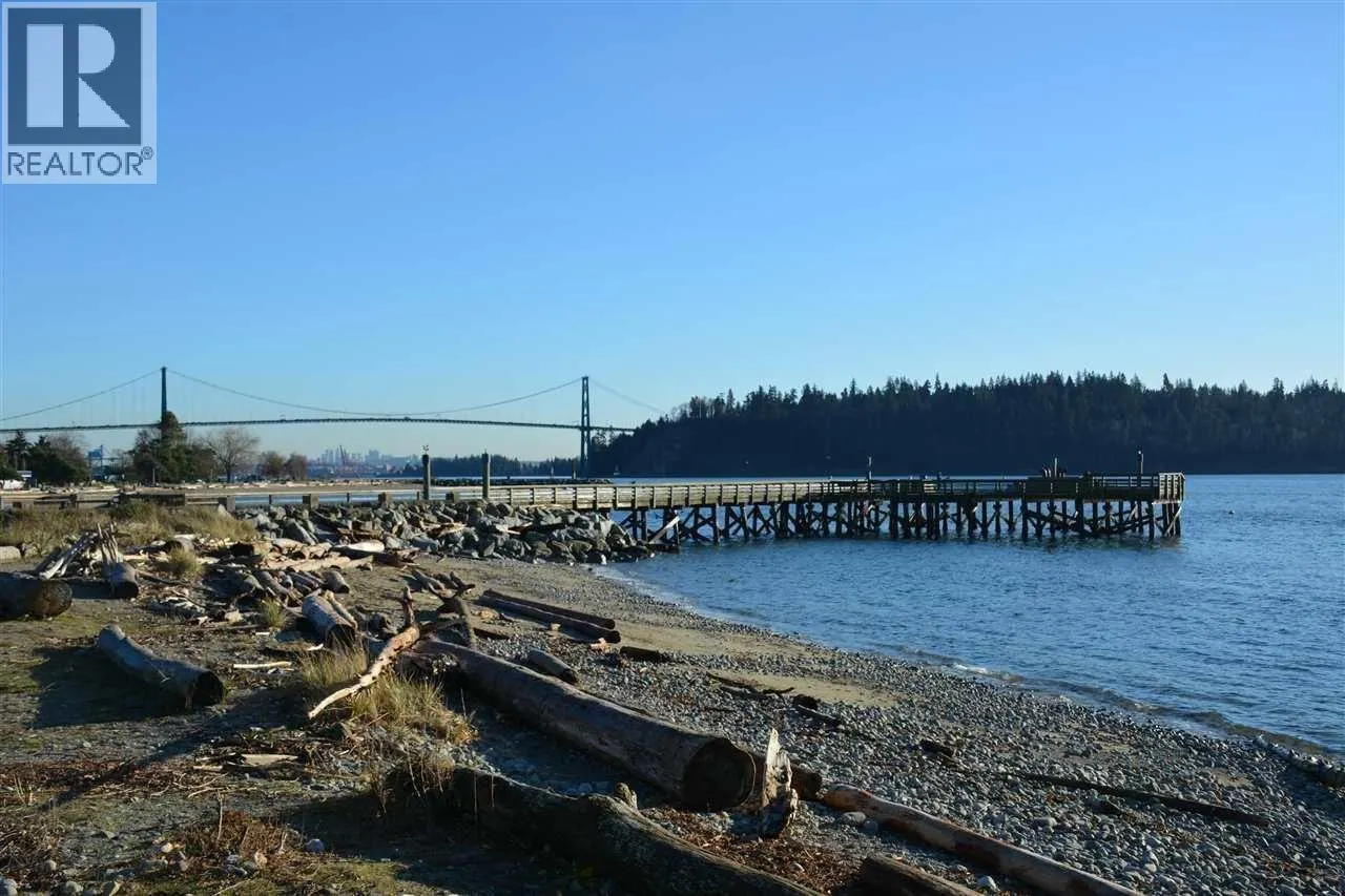 205 1331 MARINE DRIVE