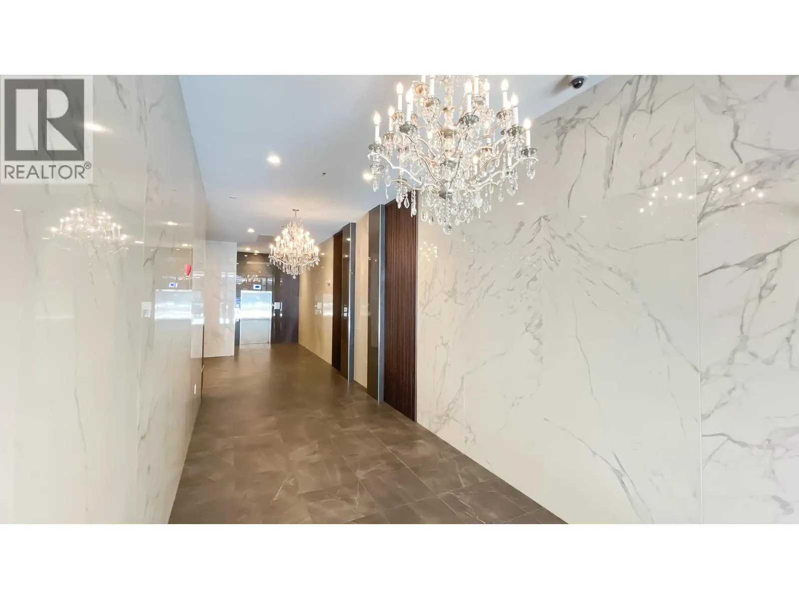 205 1331 MARINE DRIVE