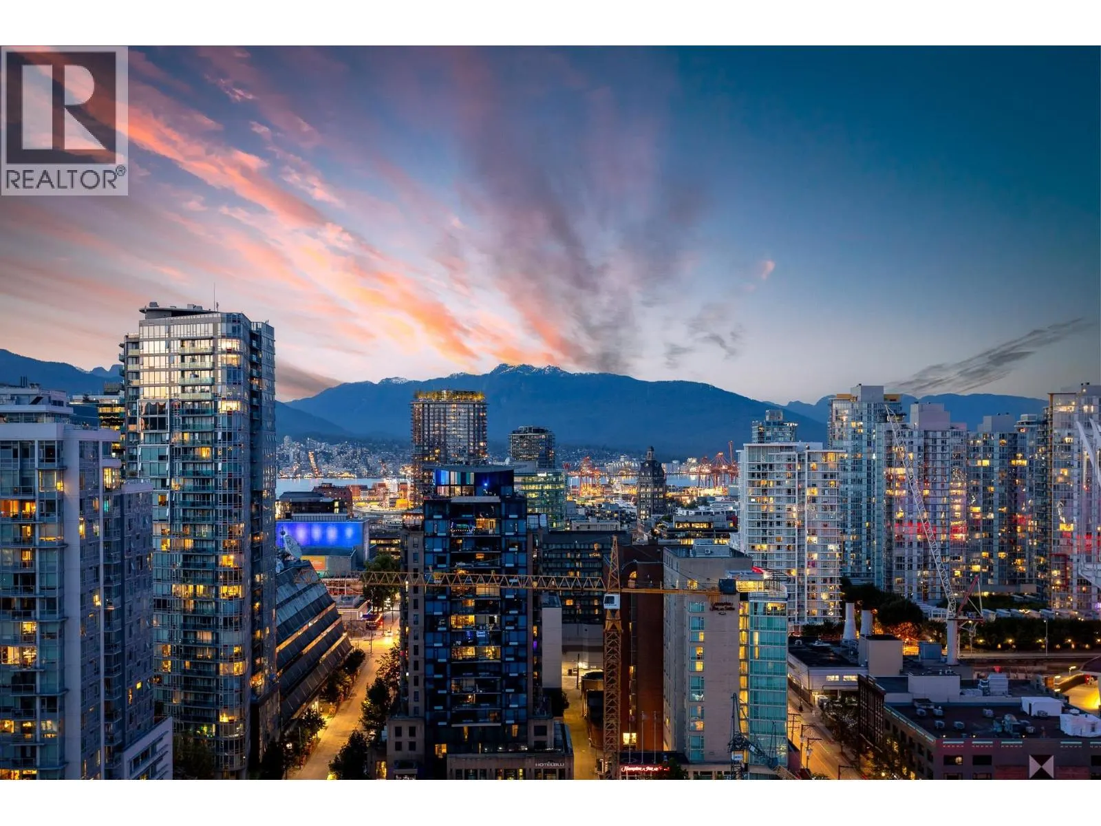 PH1 930 CAMBIE STREET
