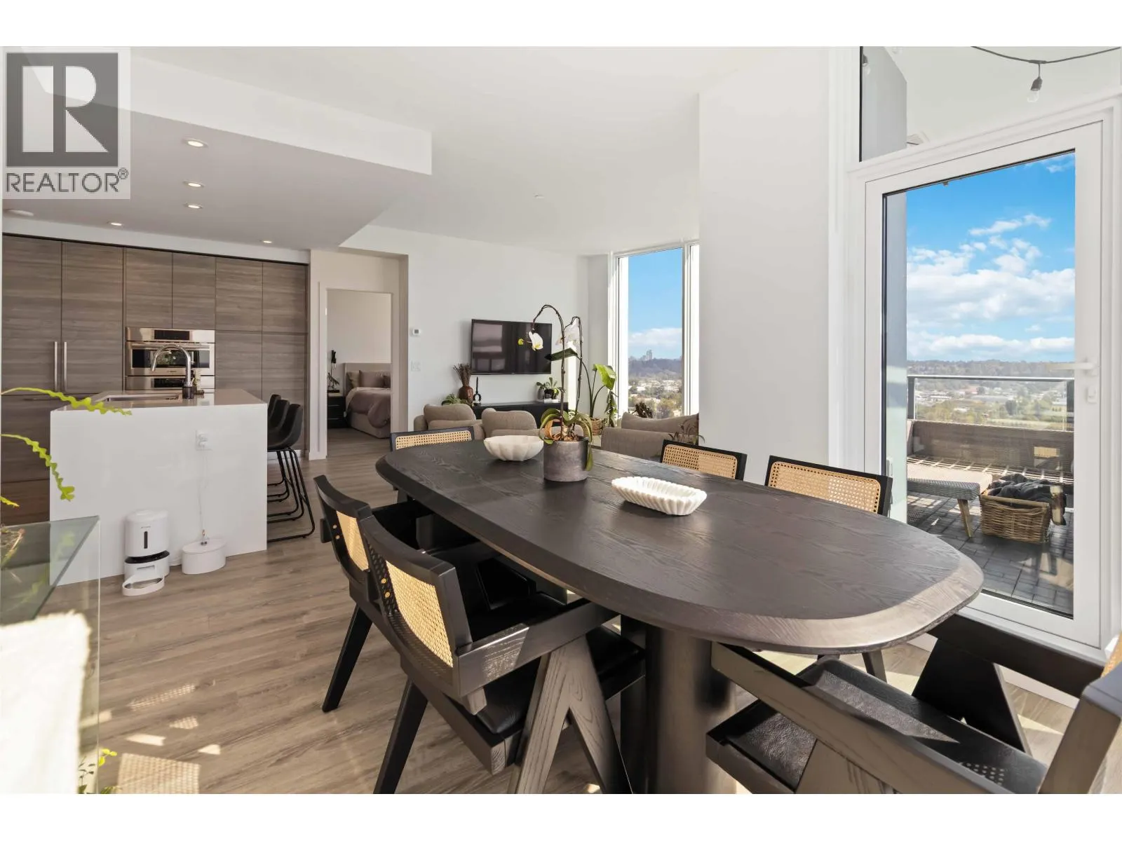 2508 680 QUAYSIDE DRIVE