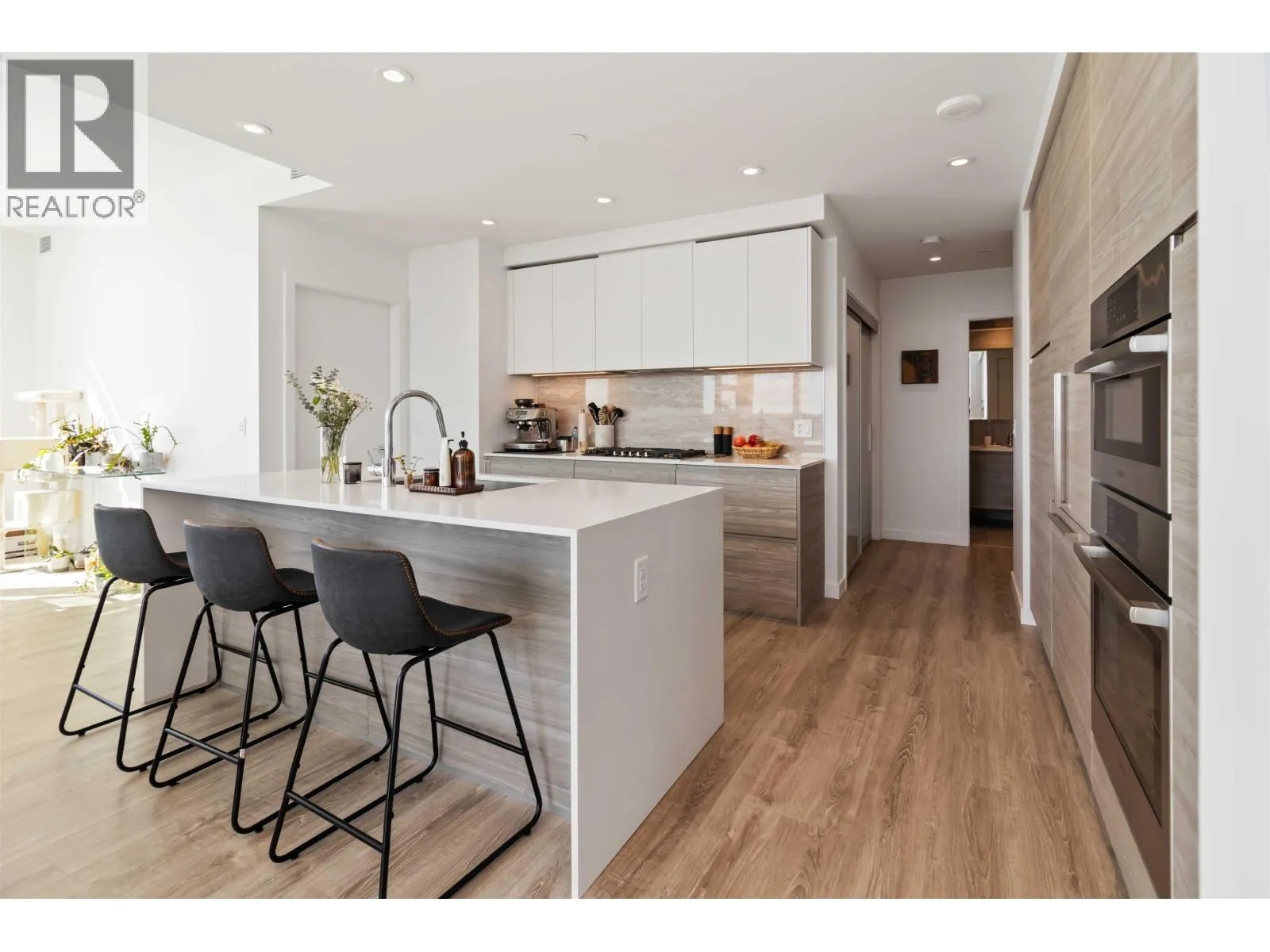 2508 680 QUAYSIDE DRIVE