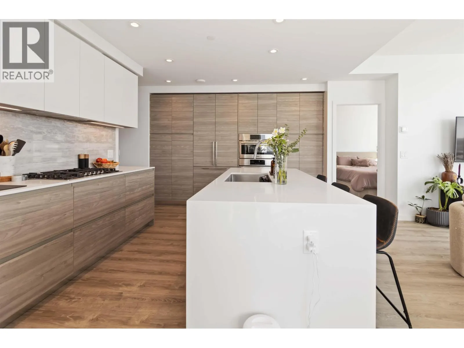 2508 680 QUAYSIDE DRIVE