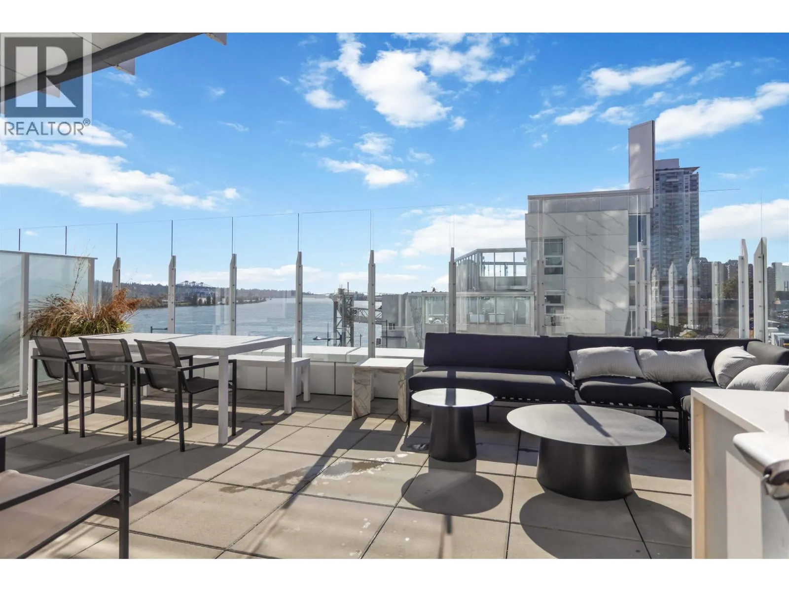 2508 680 QUAYSIDE DRIVE