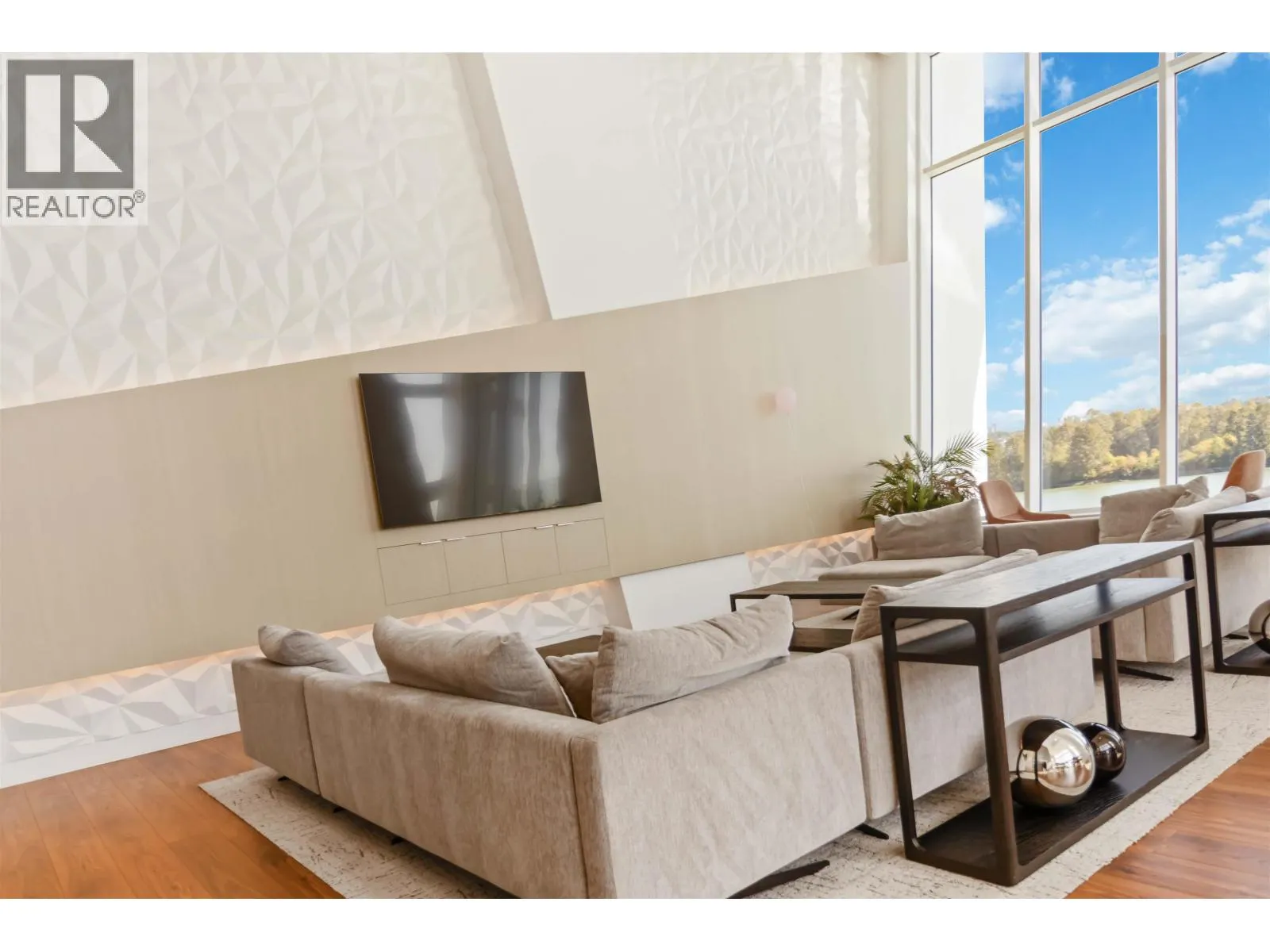 2508 680 QUAYSIDE DRIVE