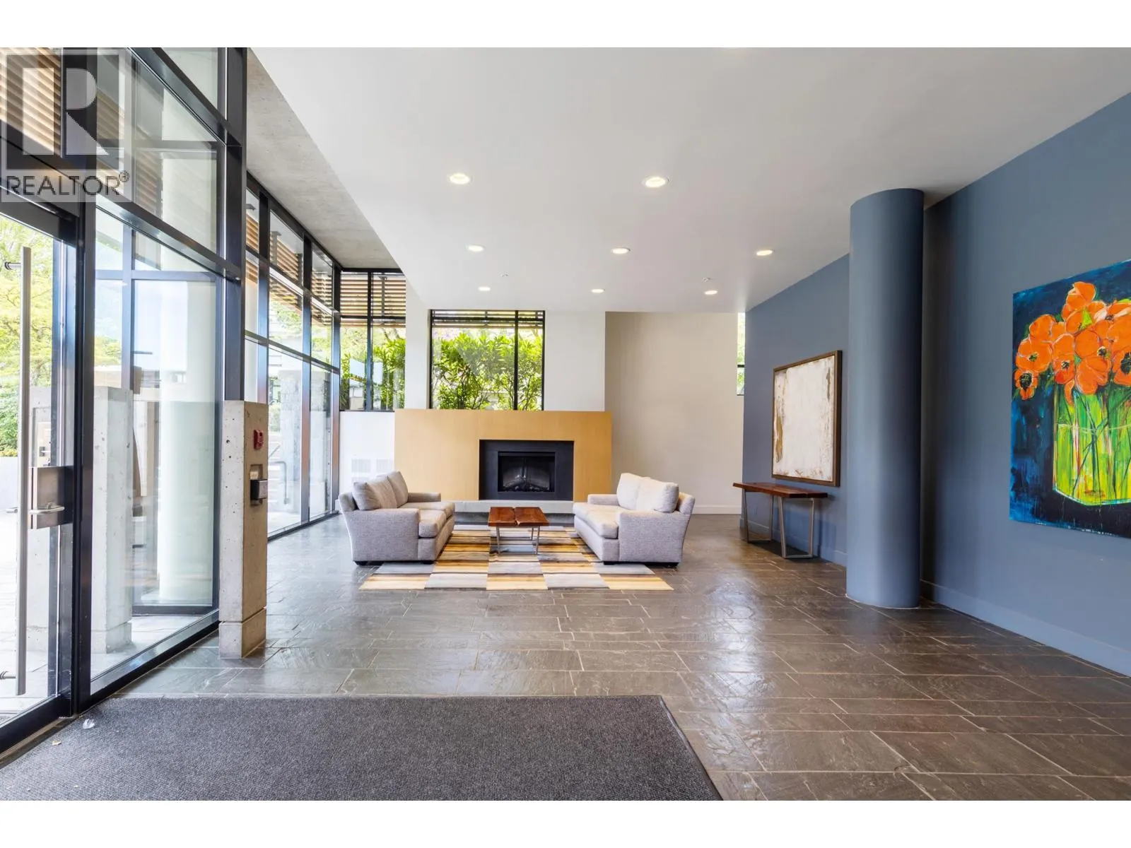 406 5989 IONA DRIVE