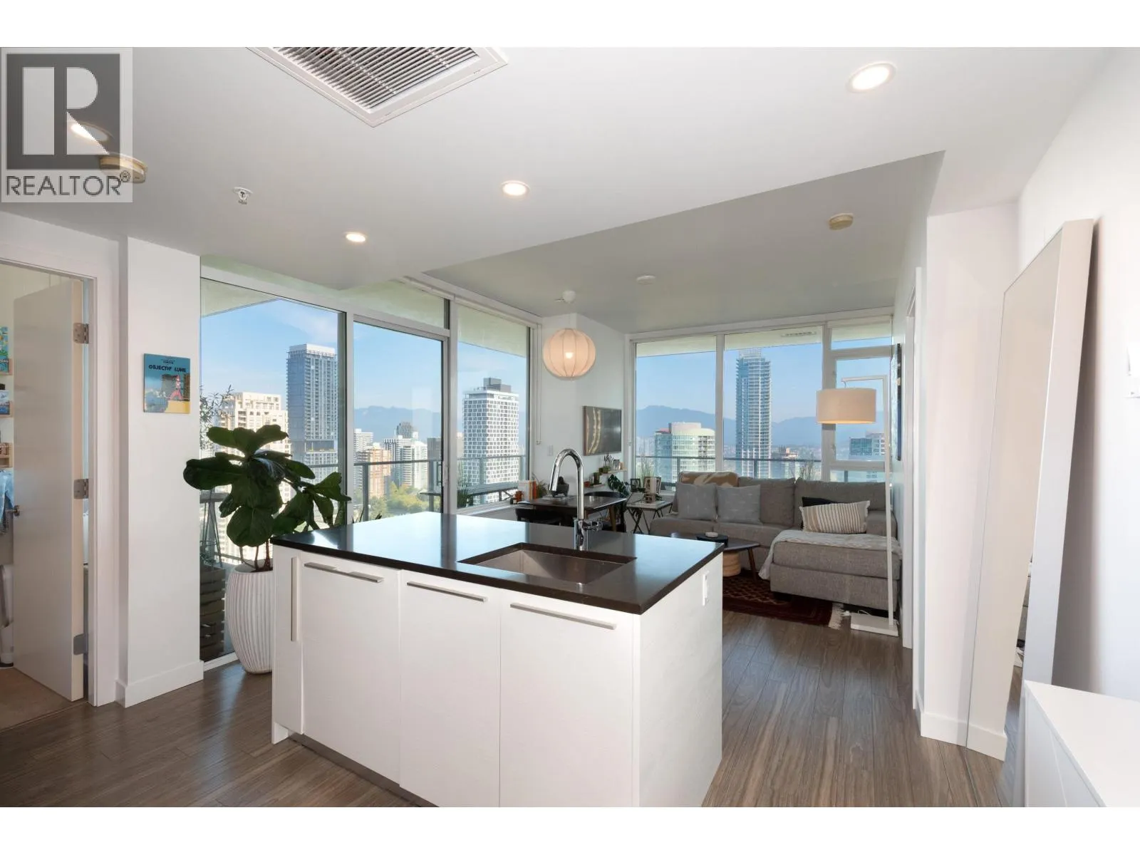 2008 6383 MCKAY AVENUE