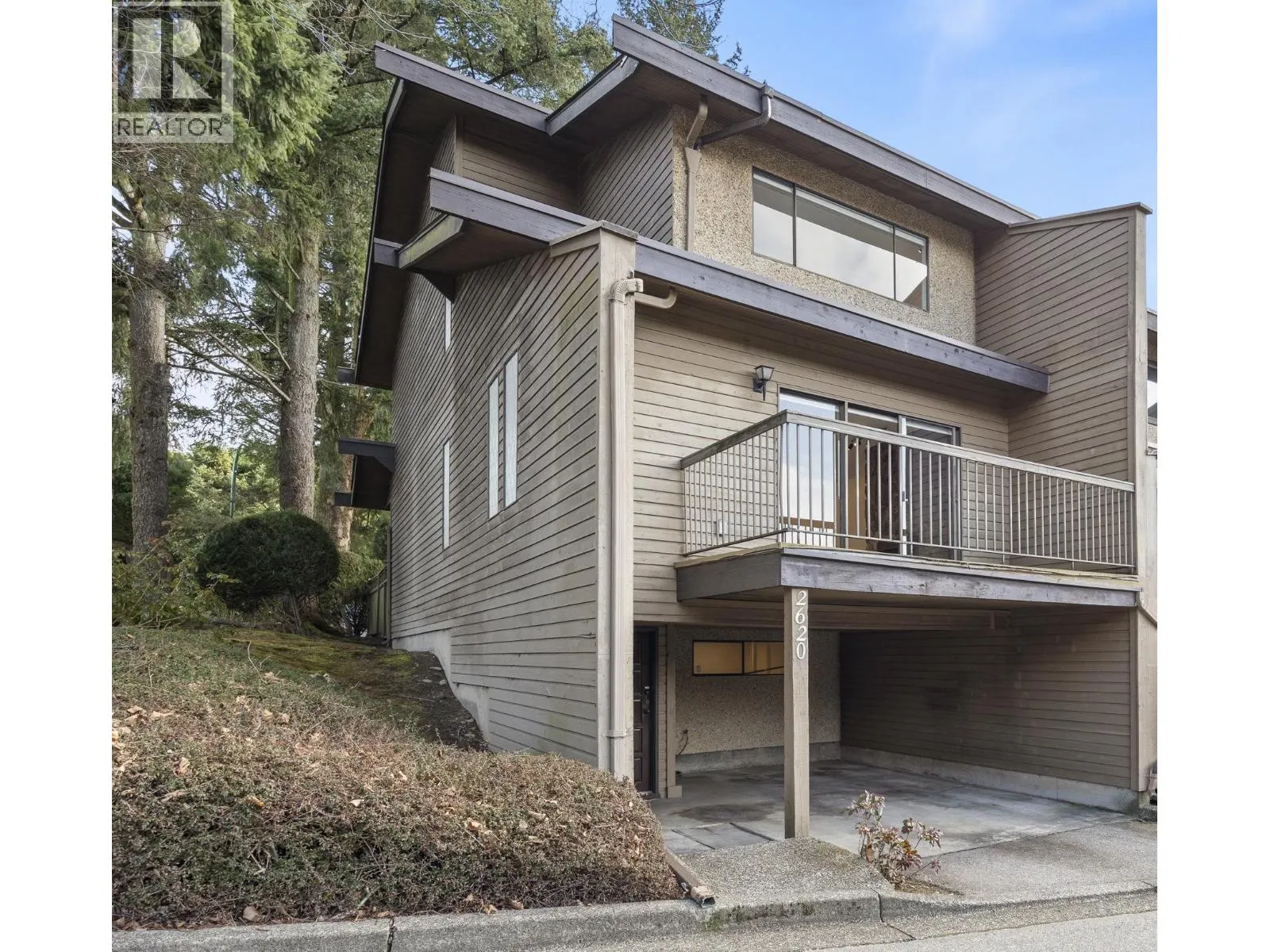 2620 MOORCROFT COURT