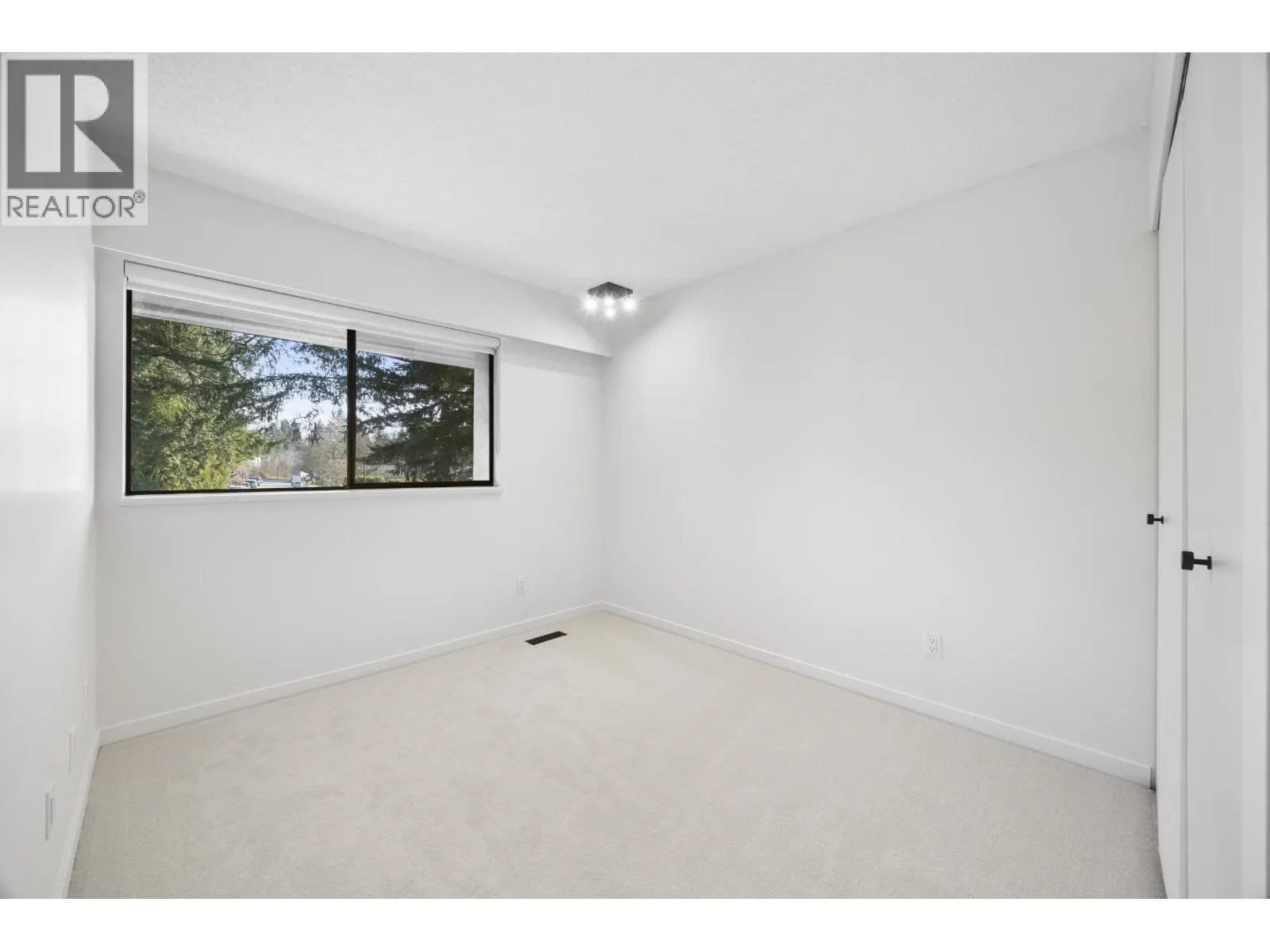2620 MOORCROFT COURT