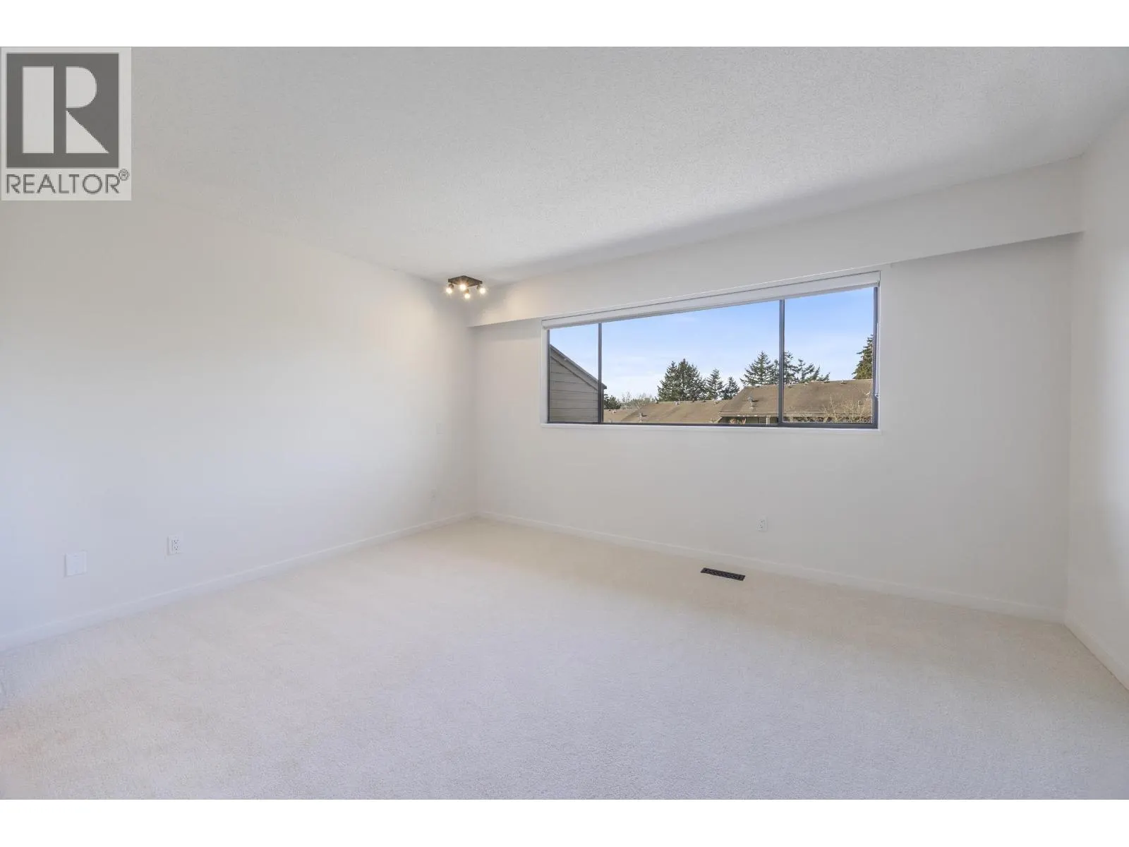 2620 MOORCROFT COURT
