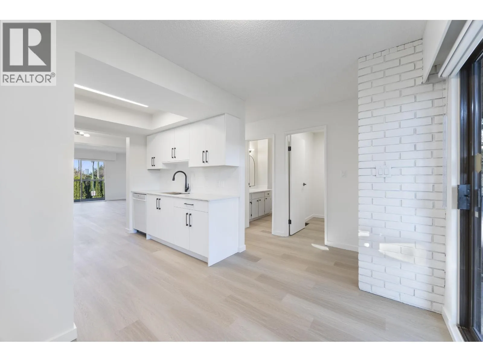 2620 MOORCROFT COURT