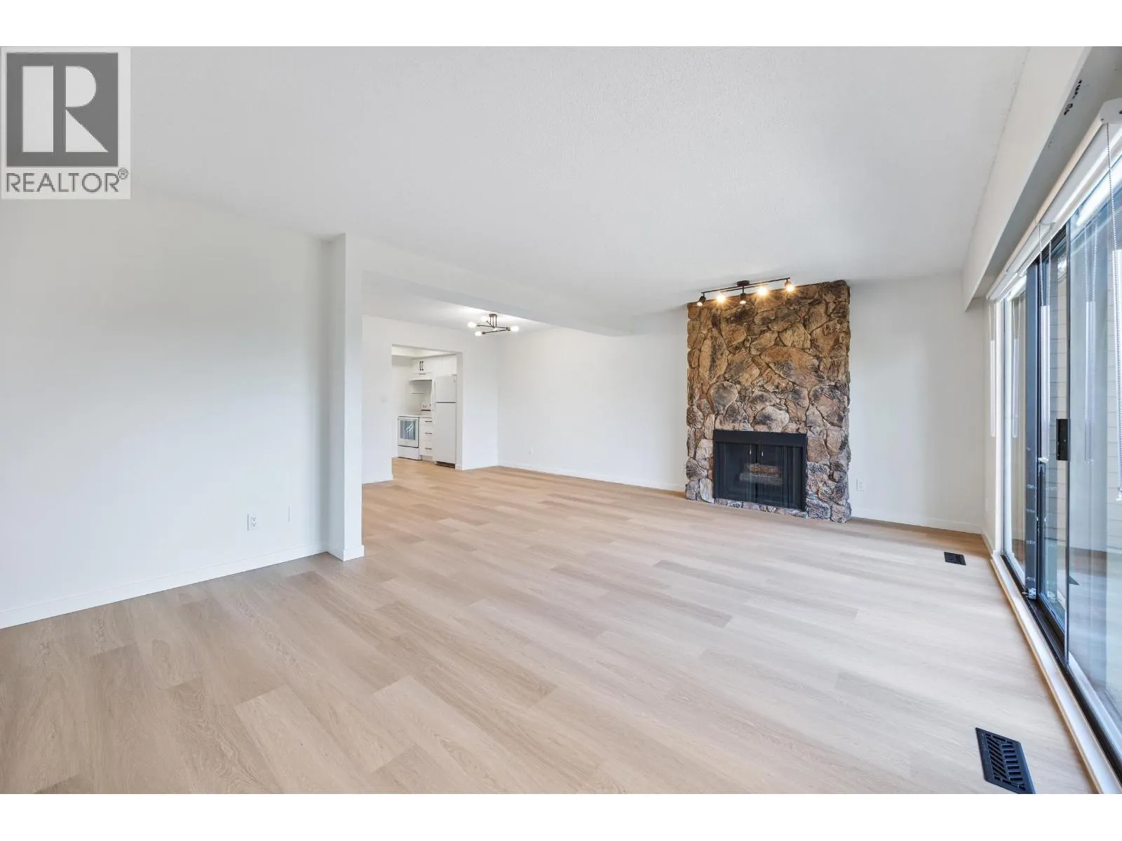2620 MOORCROFT COURT
