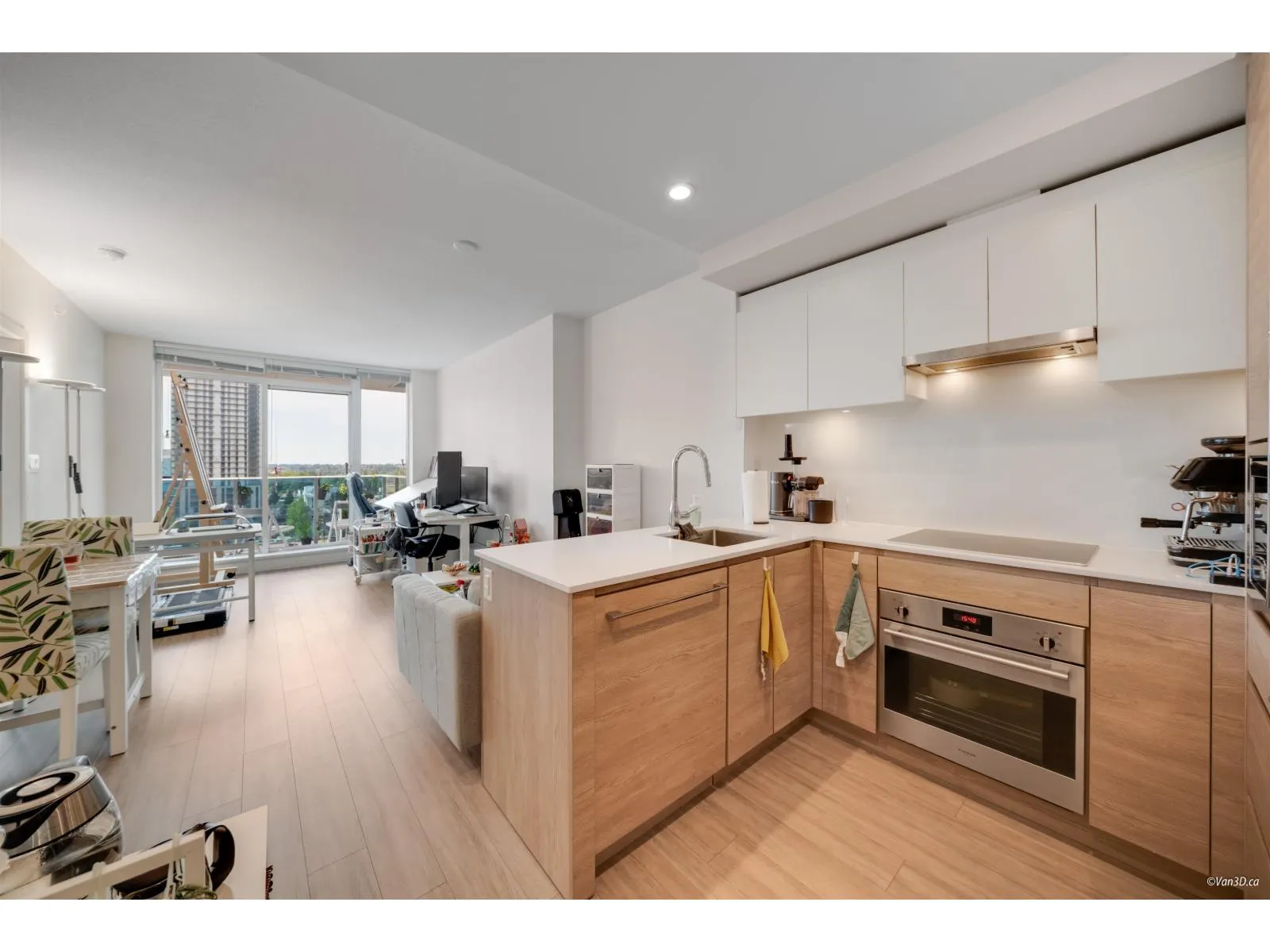 711 13615 FRASER HIGHWAY