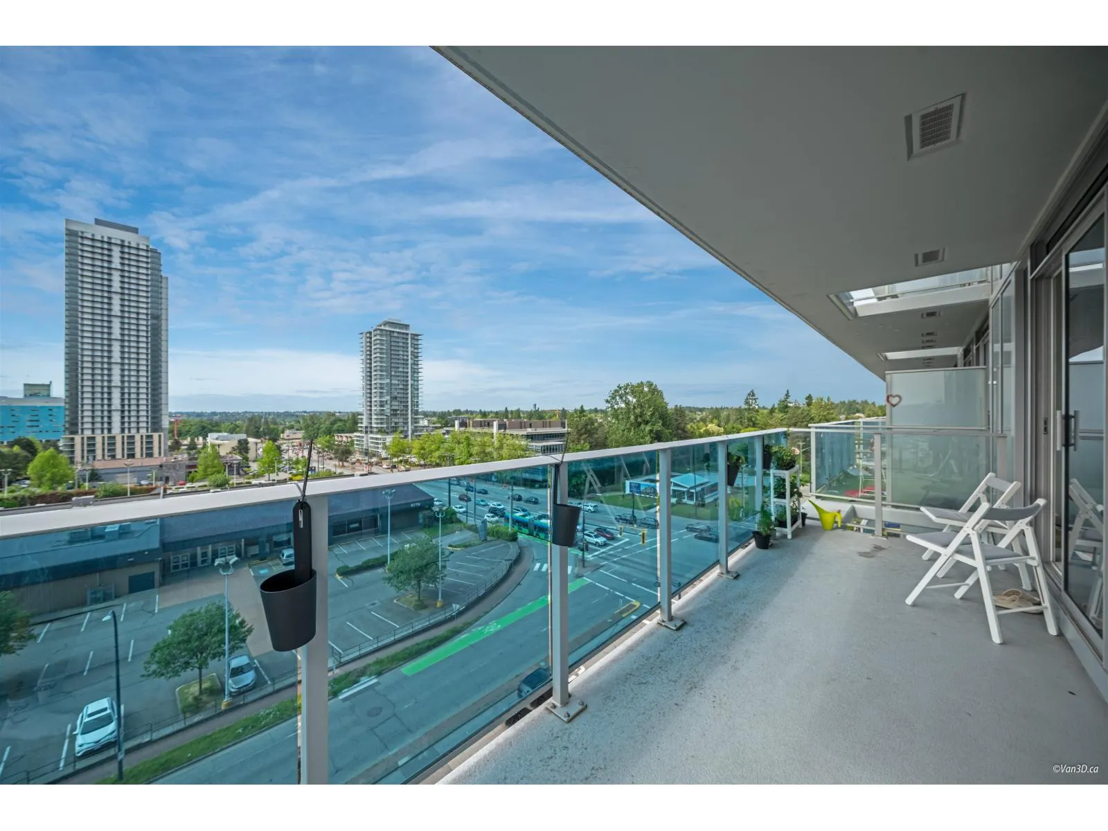 711 13615 FRASER HIGHWAY