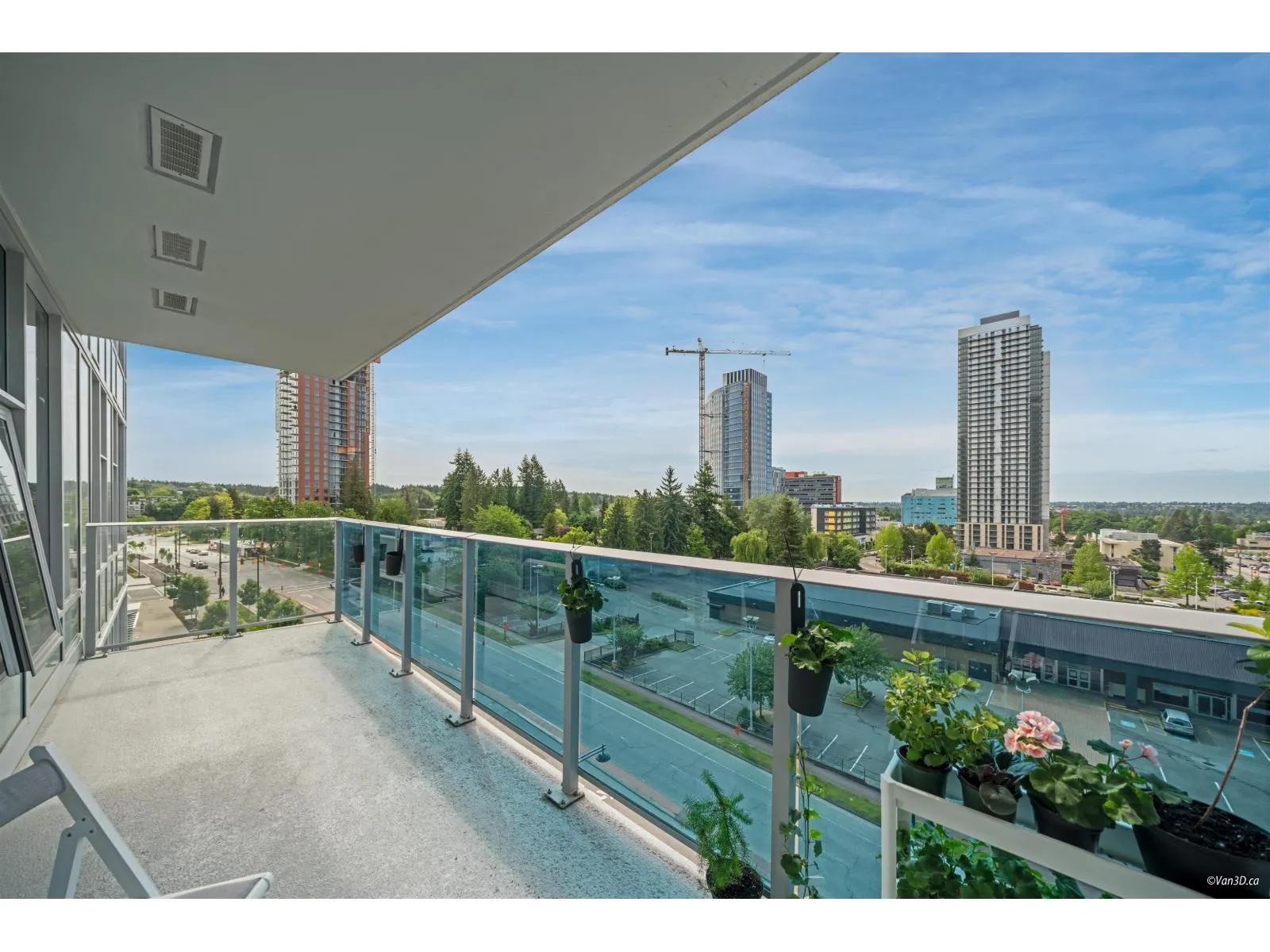 711 13615 FRASER HIGHWAY