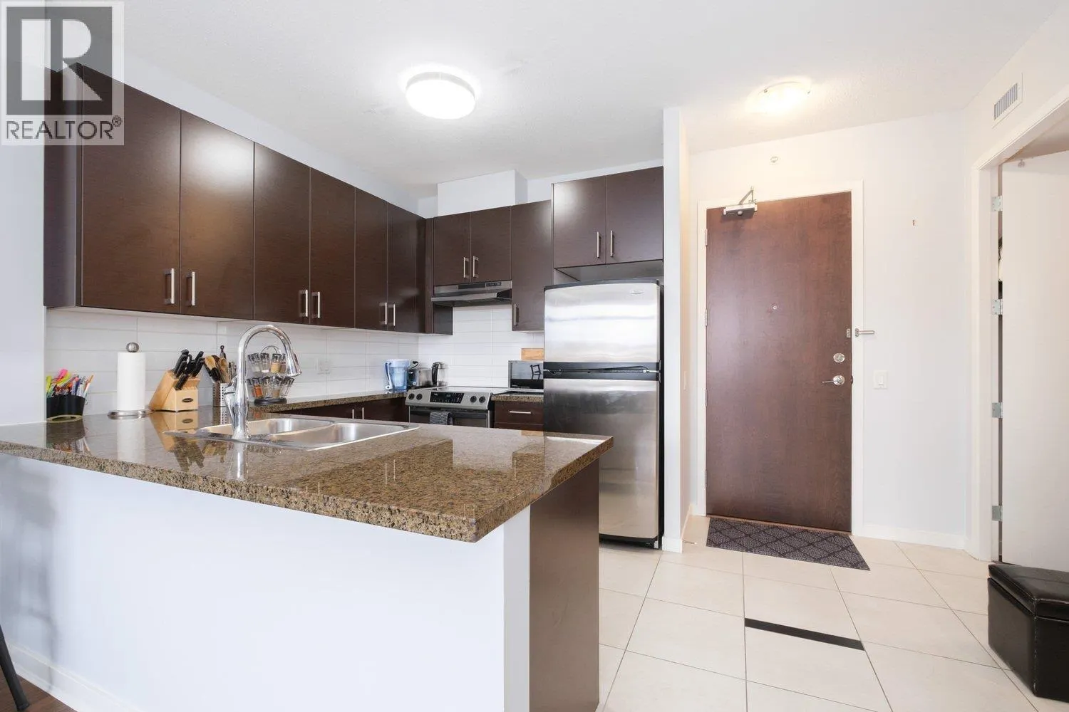 702 4250 DAWSON STREET