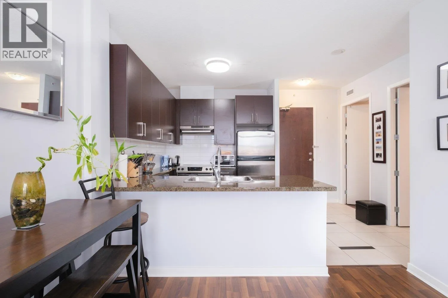 702 4250 DAWSON STREET