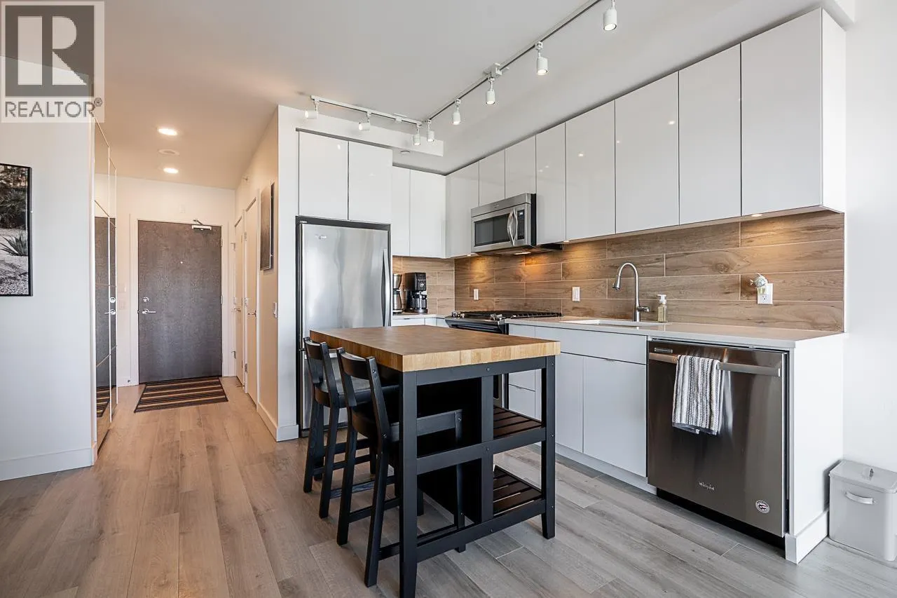 708 200 NELSON'S CRESCENT