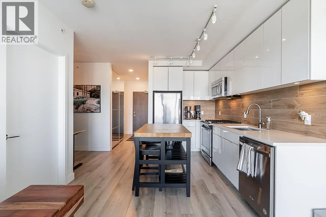 708 200 NELSON'S CRESCENT