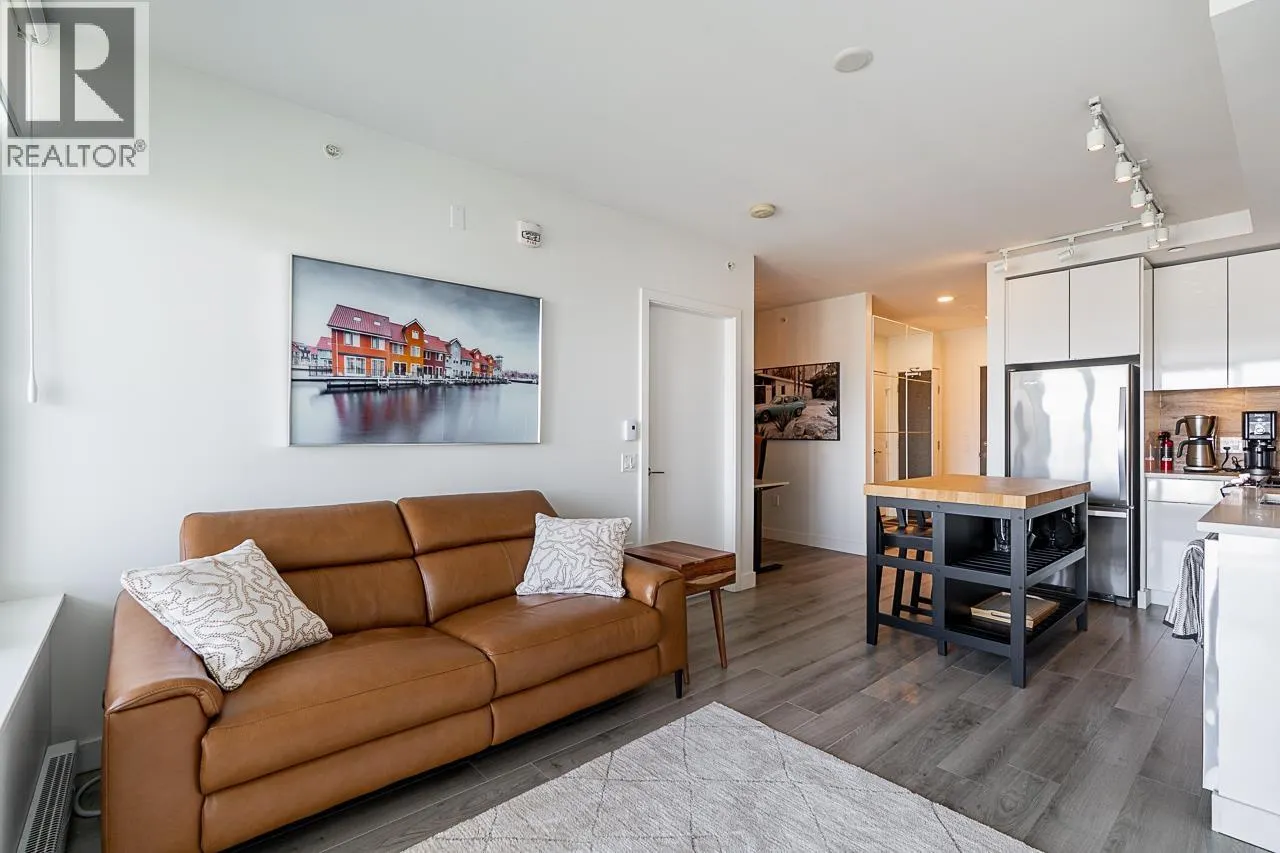 708 200 NELSON'S CRESCENT