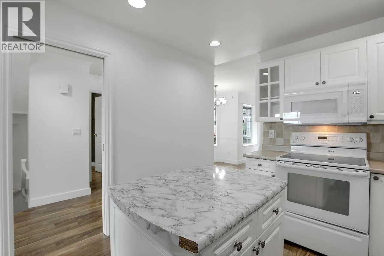 117 1140 CASTLE CRESCENT
