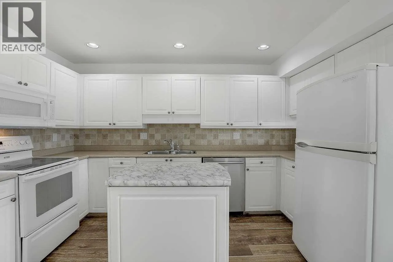 117 1140 CASTLE CRESCENT