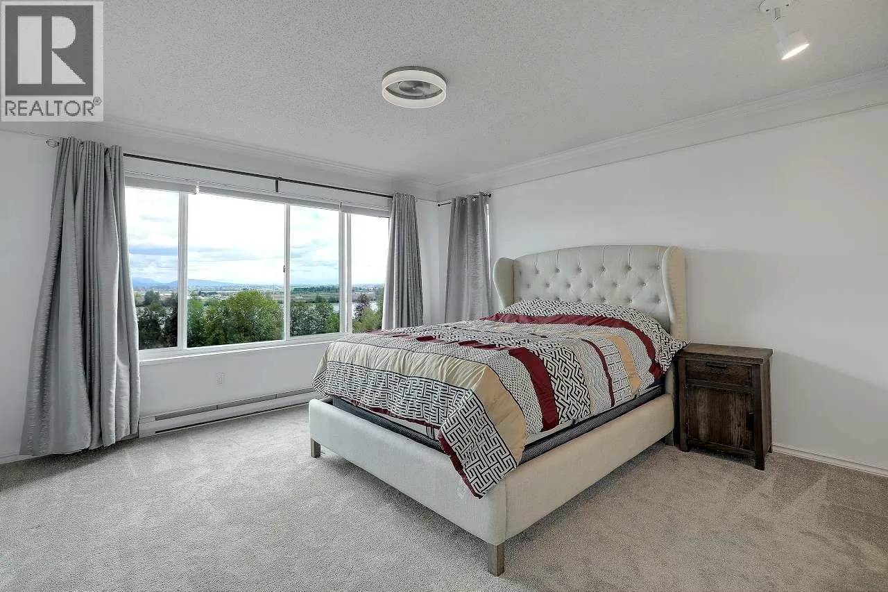 117 1140 CASTLE CRESCENT