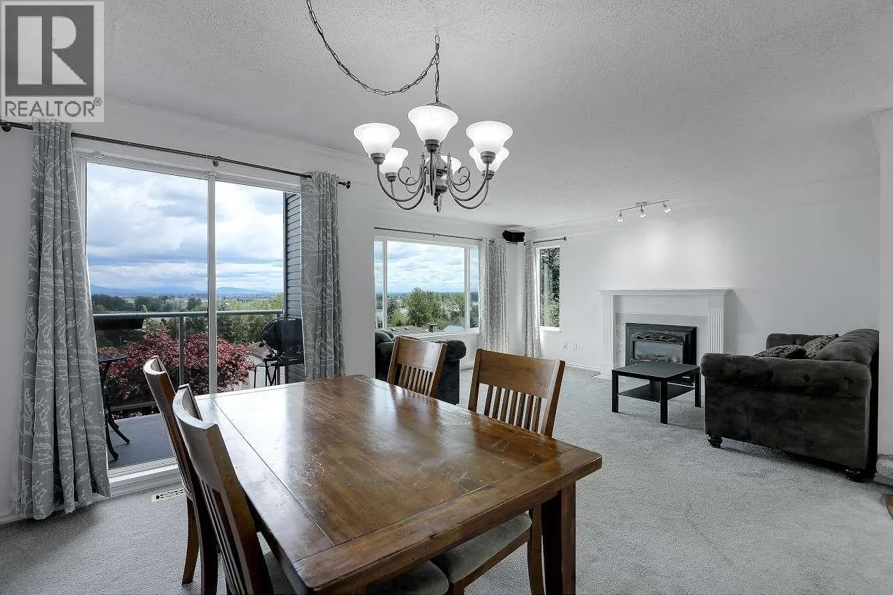 117 1140 CASTLE CRESCENT