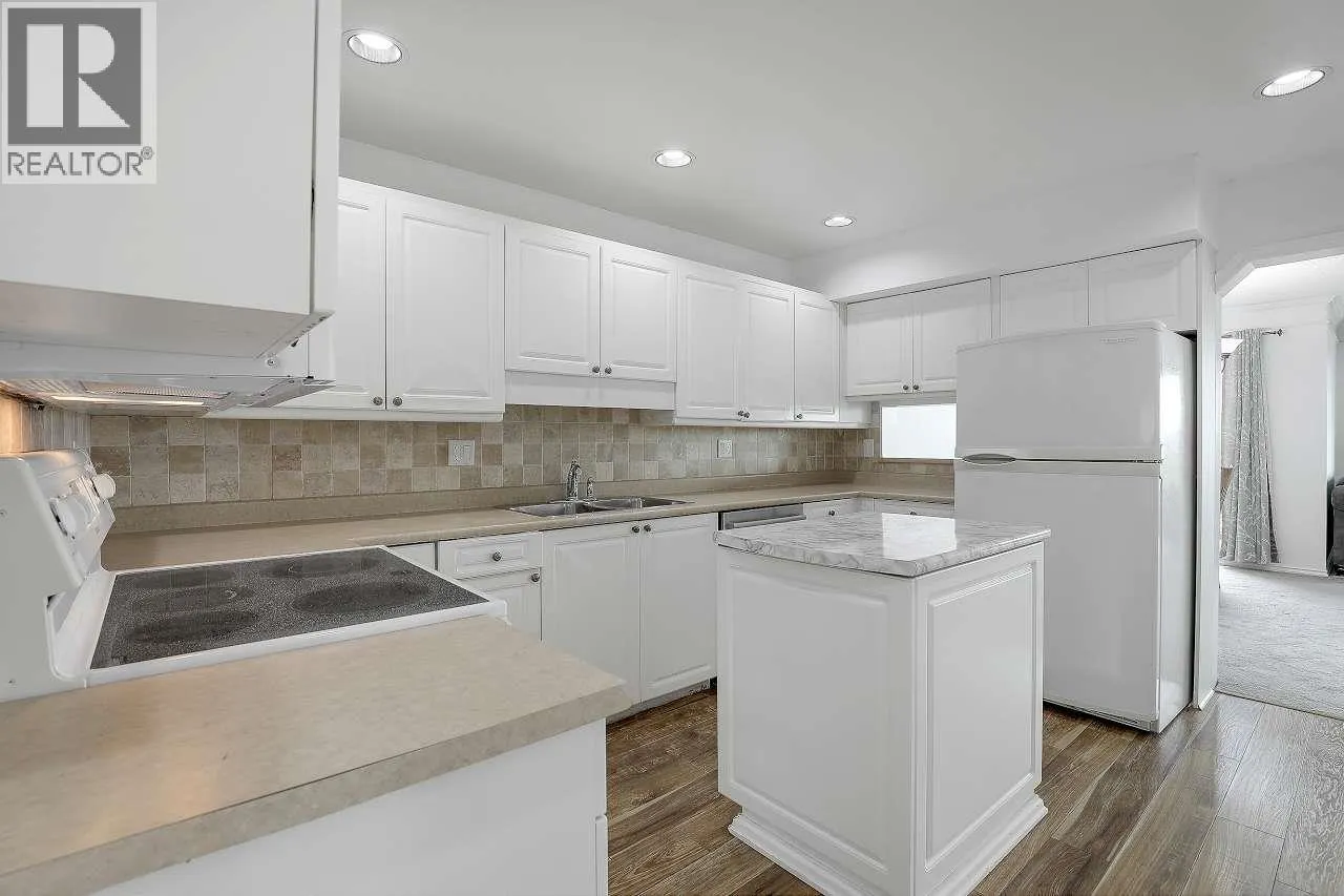 117 1140 CASTLE CRESCENT