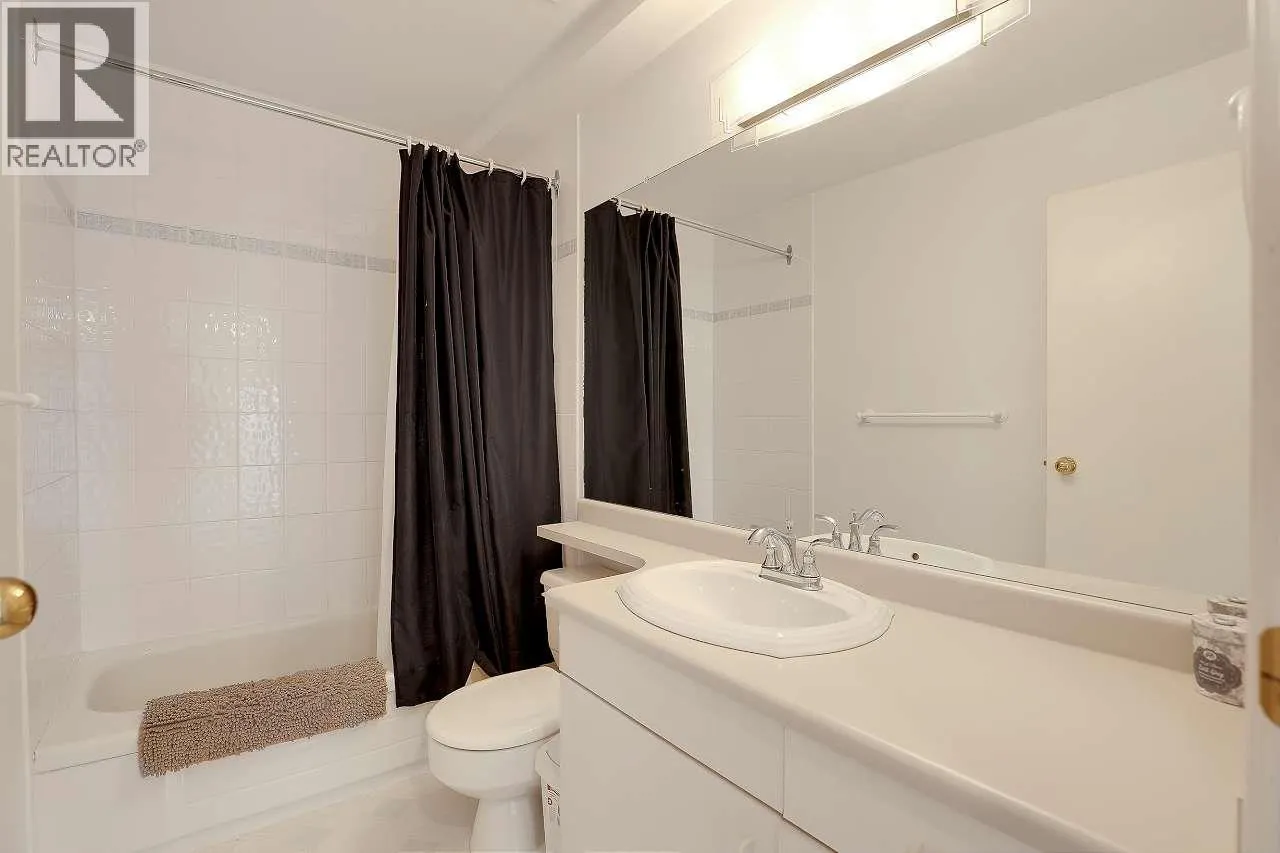 117 1140 CASTLE CRESCENT