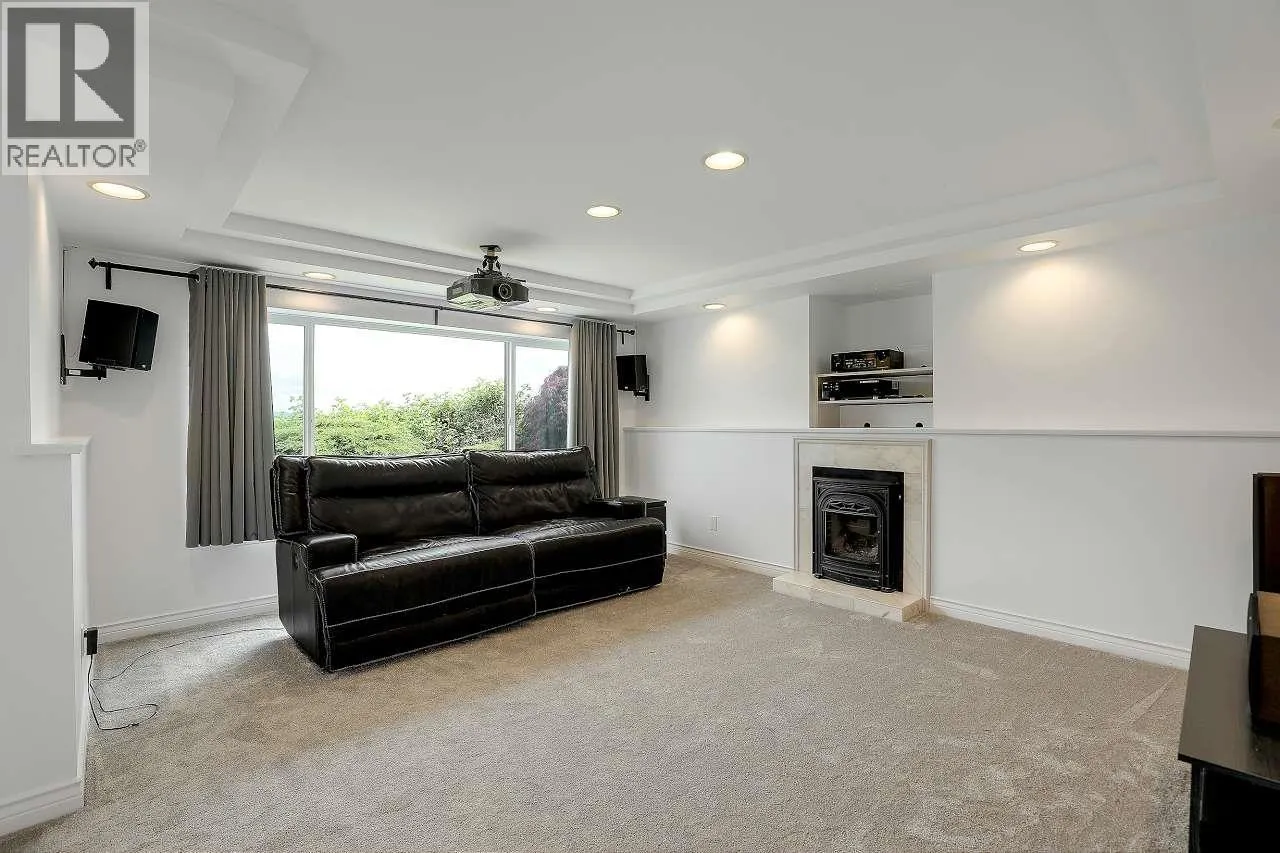 117 1140 CASTLE CRESCENT