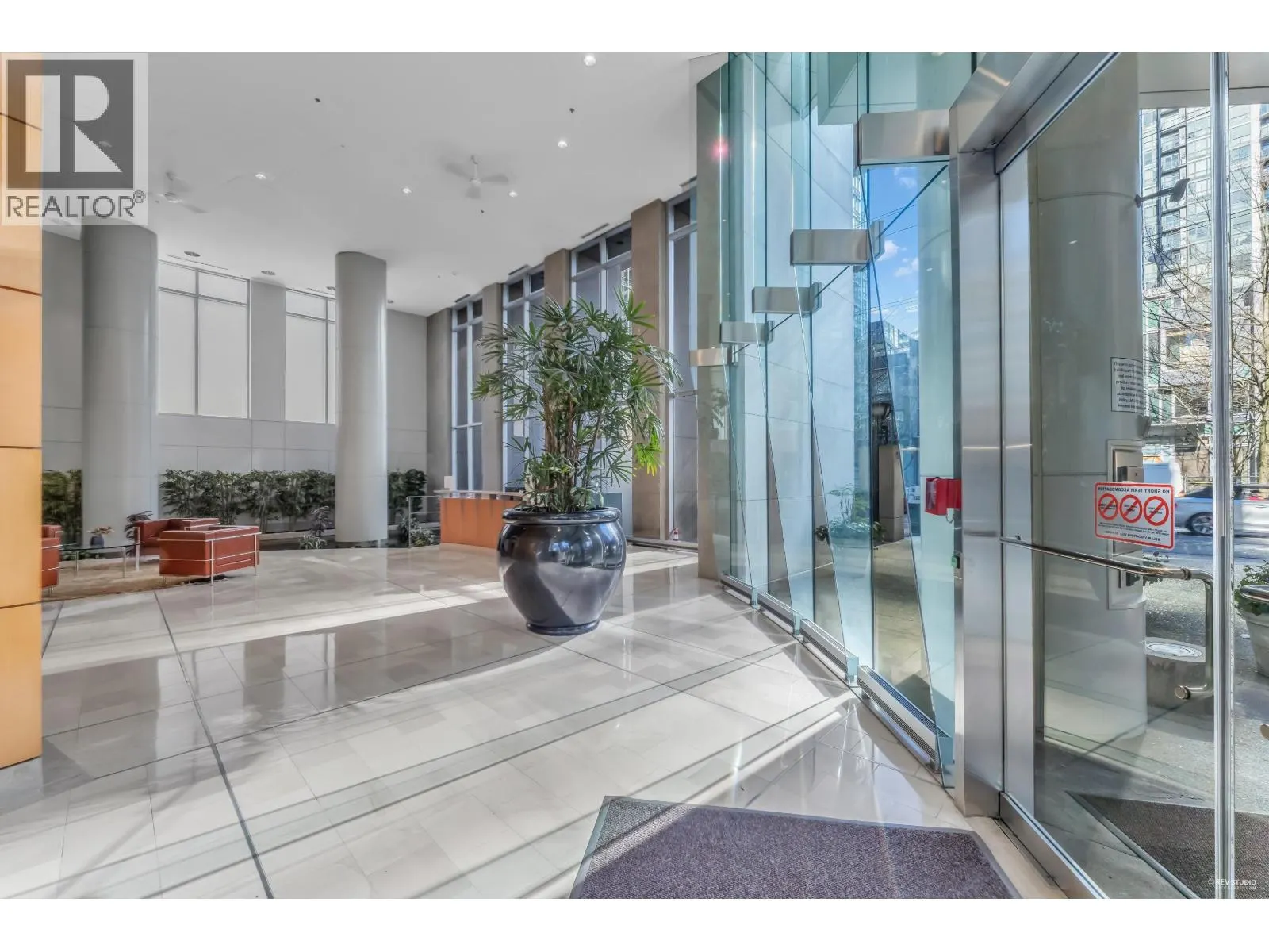 1704 1288 ALBERNI STREET