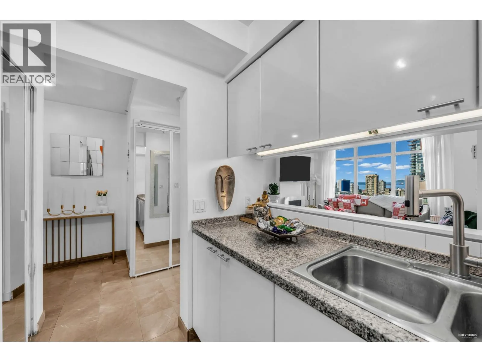 1704 1288 ALBERNI STREET