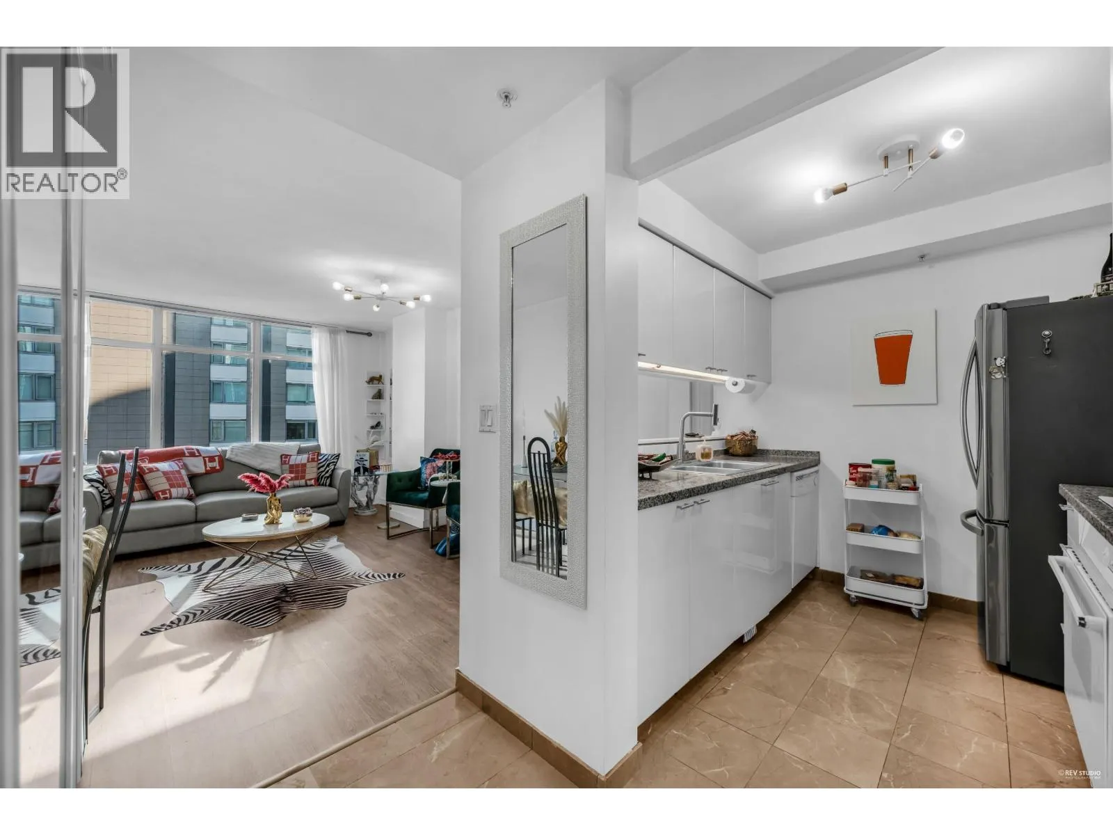 1704 1288 ALBERNI STREET