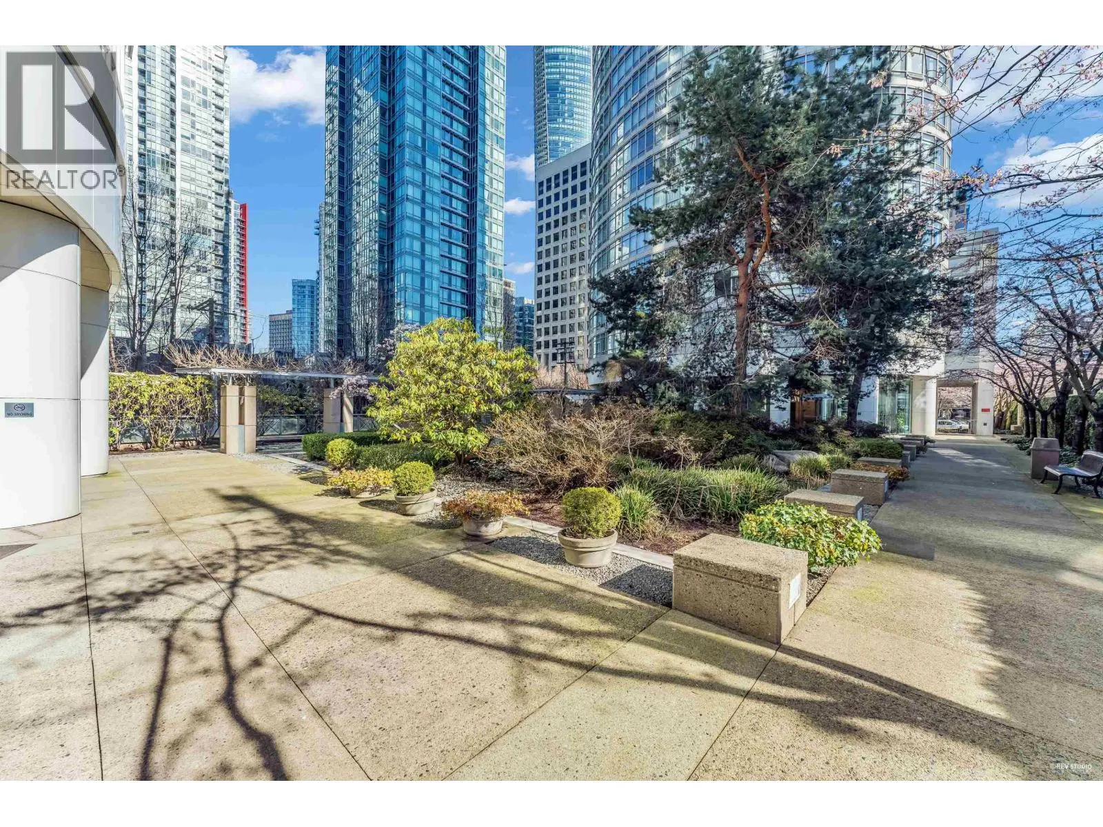 1704 1288 ALBERNI STREET