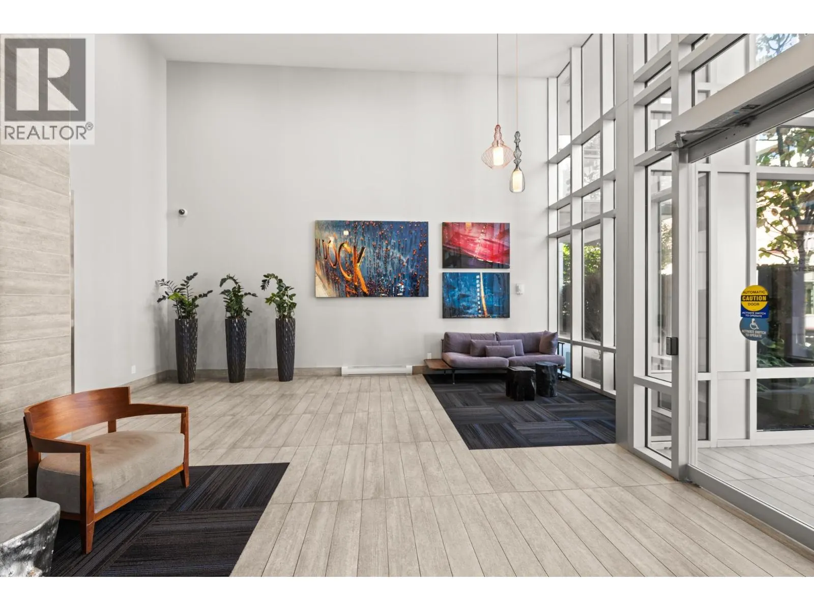 102 200 NELSON'S CRESCENT