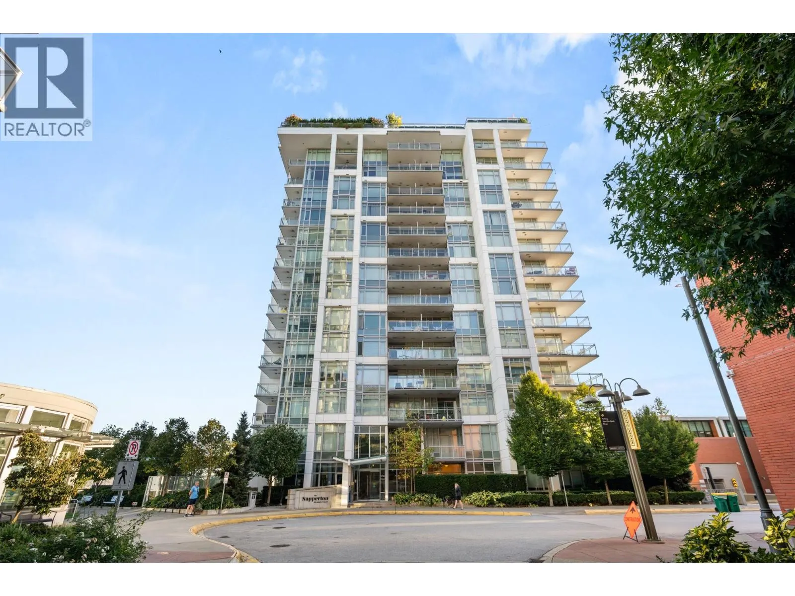 102 200 NELSON'S CRESCENT