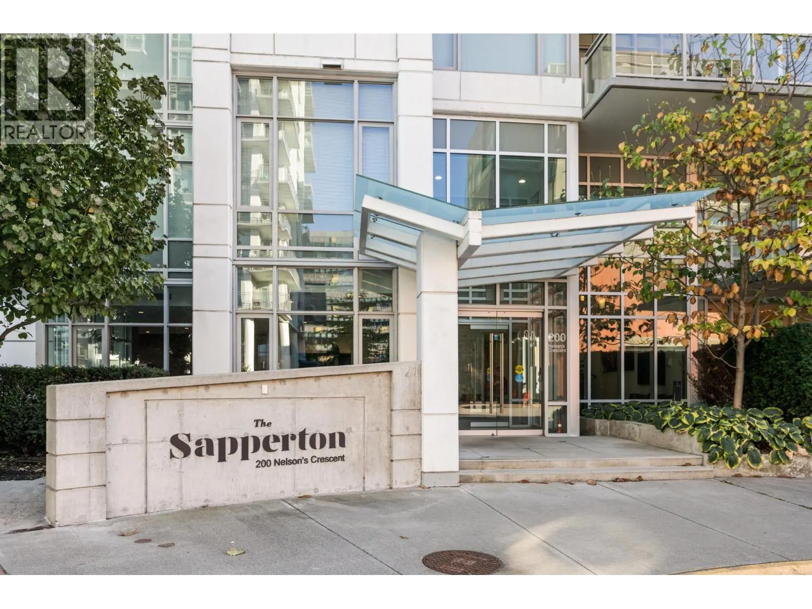 102 200 NELSON'S CRESCENT