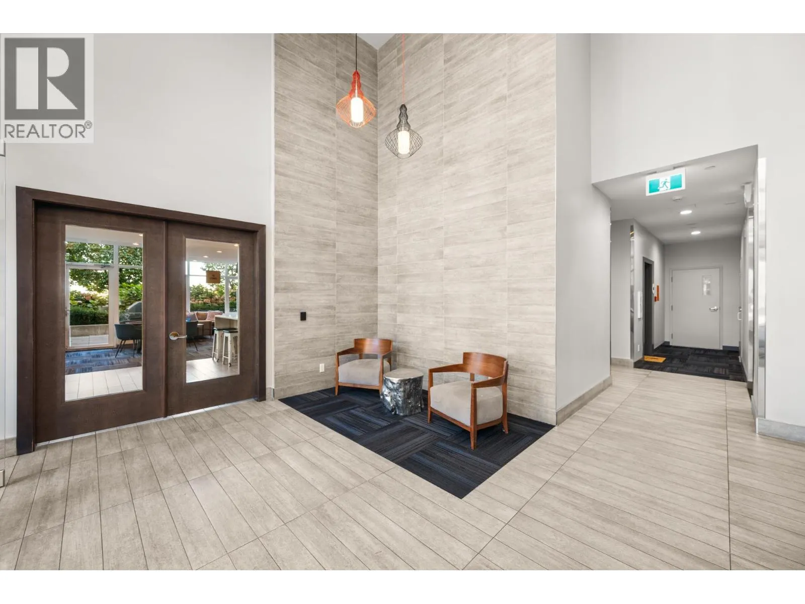 102 200 NELSON'S CRESCENT