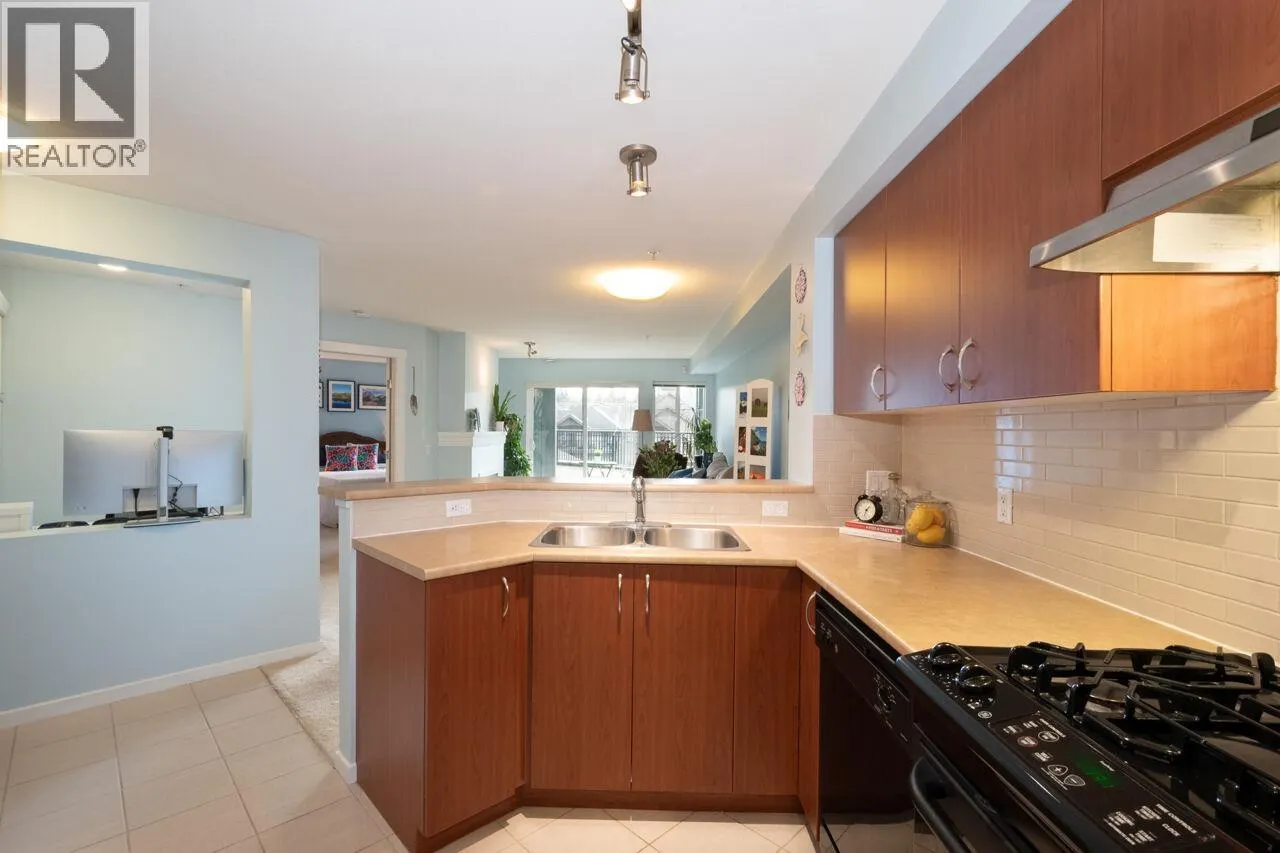 213 9098 HALSTON COURT