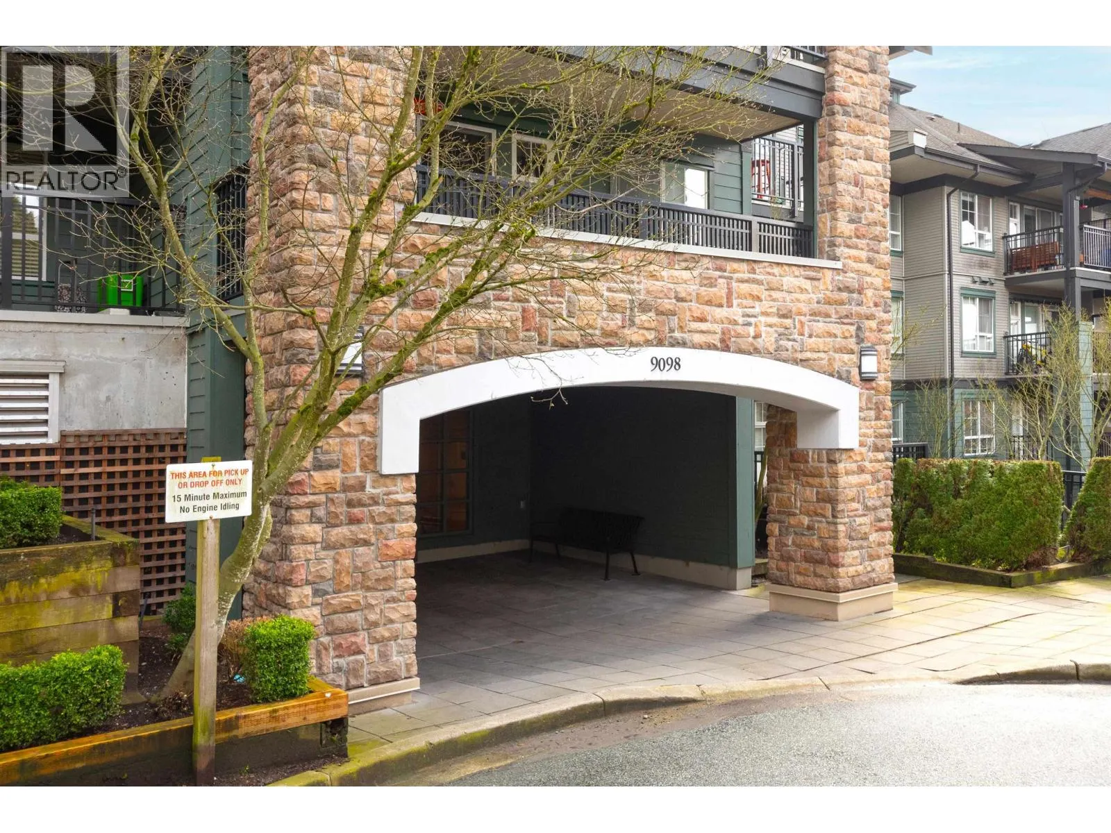 213 9098 HALSTON COURT
