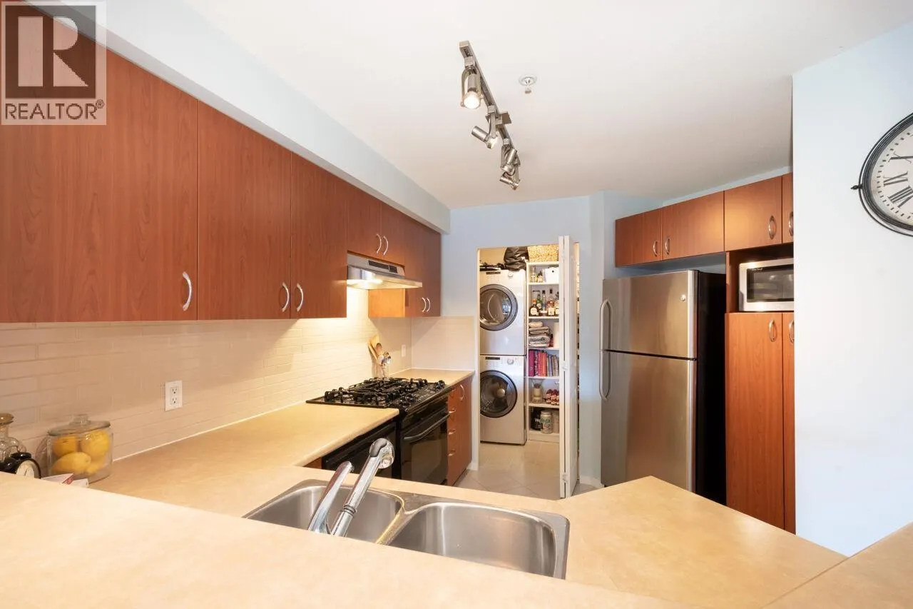 213 9098 HALSTON COURT