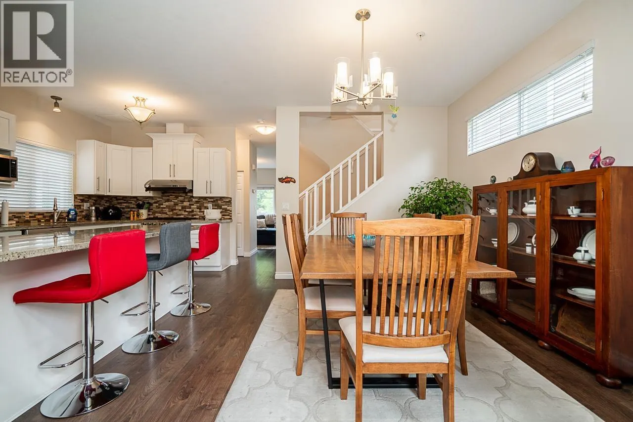 12 1108 RIVERSIDE CLOSE