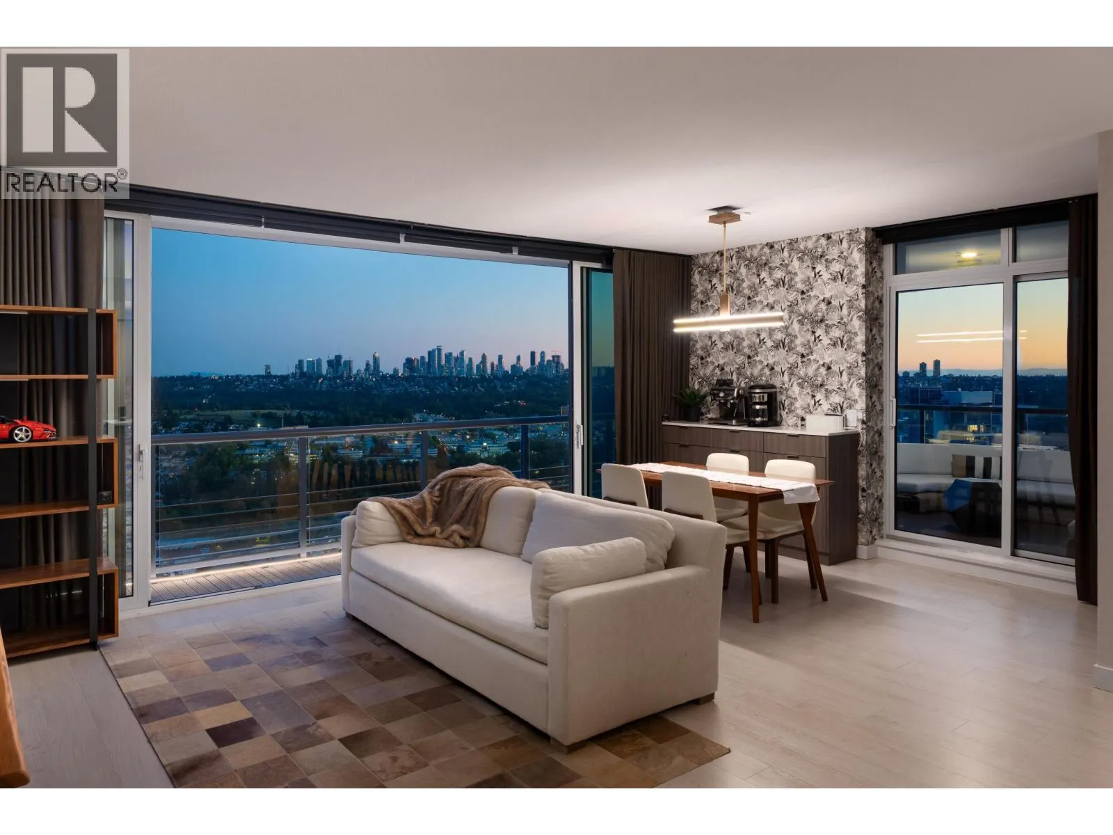 3808 4720 LOUGHEED HIGHWAY