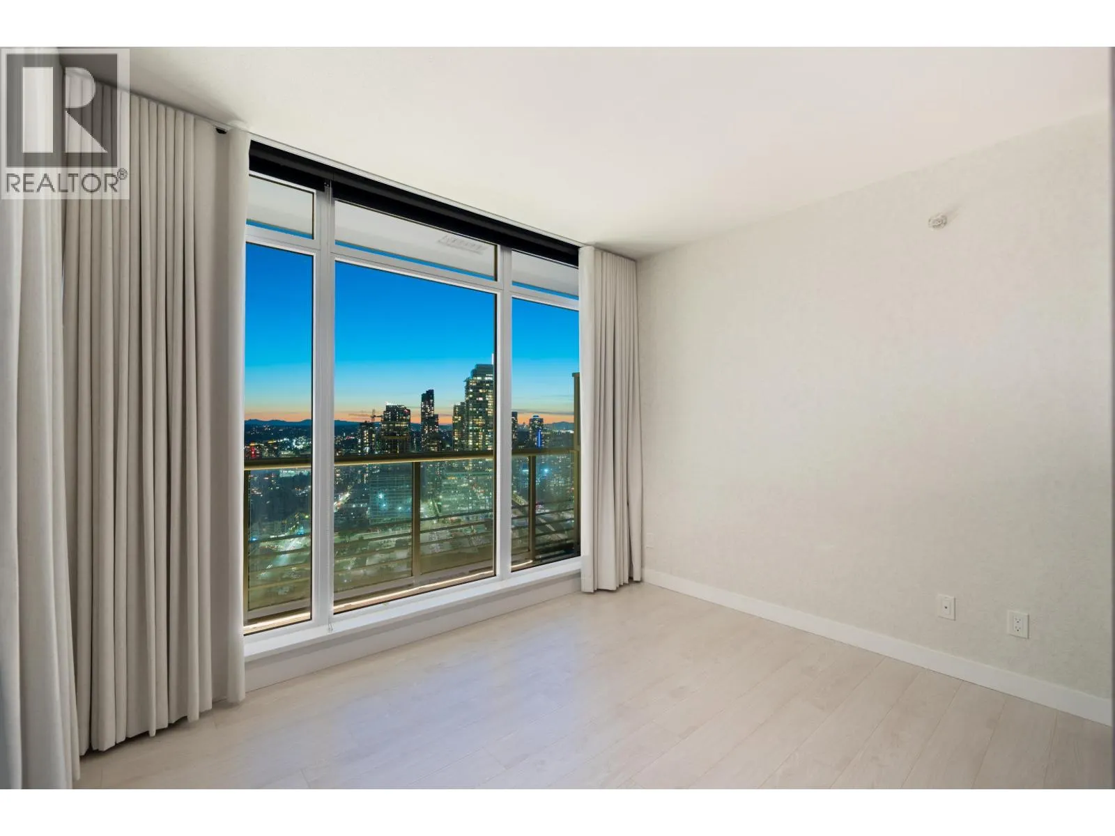 3808 4720 LOUGHEED HIGHWAY