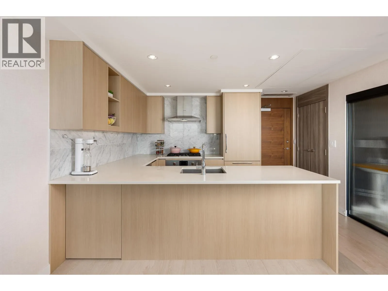 3808 4720 LOUGHEED HIGHWAY